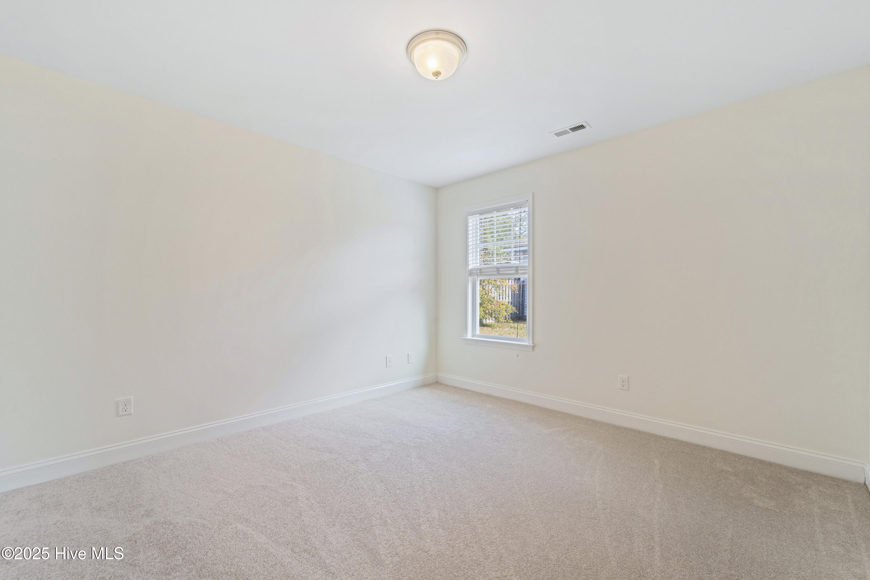 100544349 | Photo 26