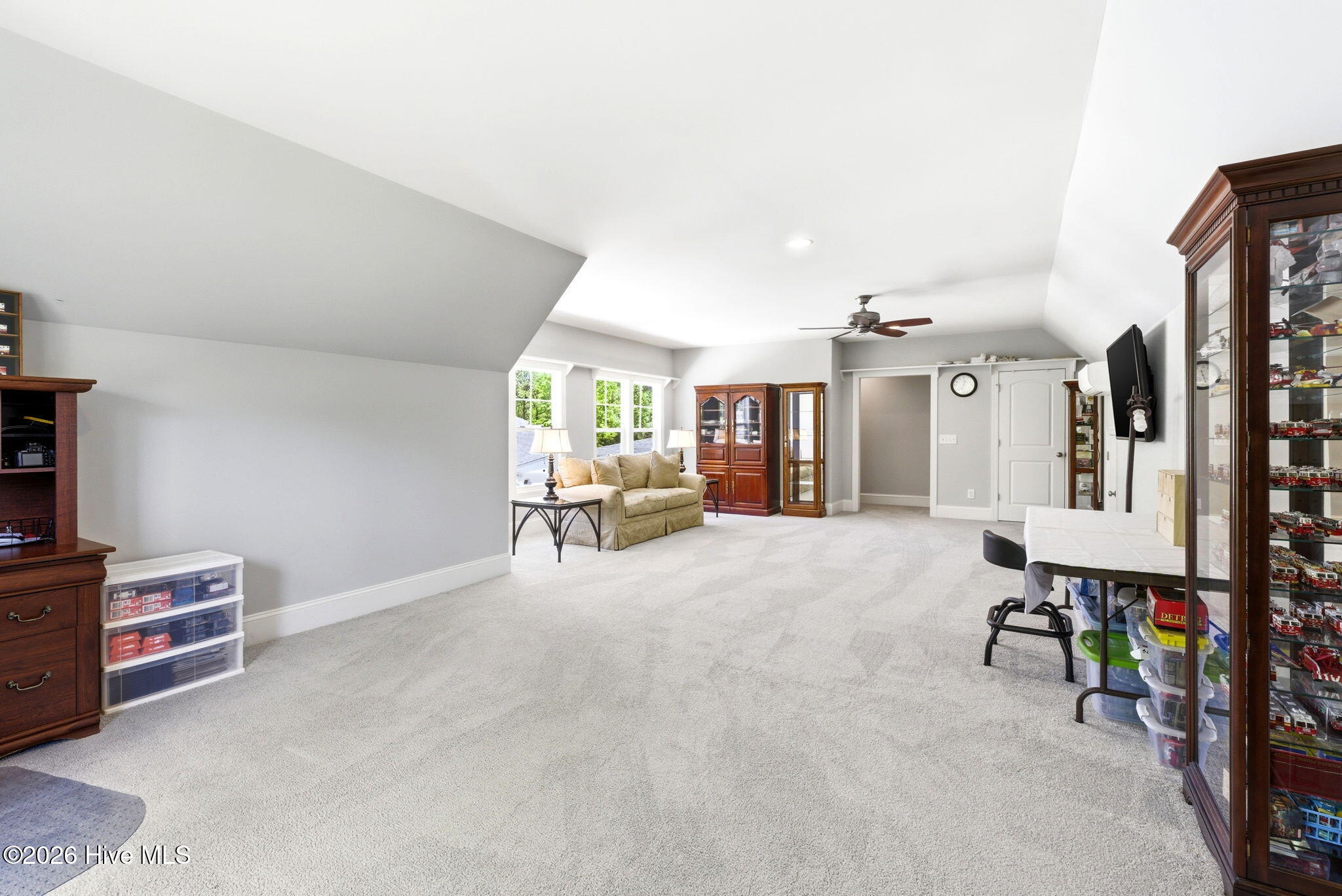 100566822 | Photo 50