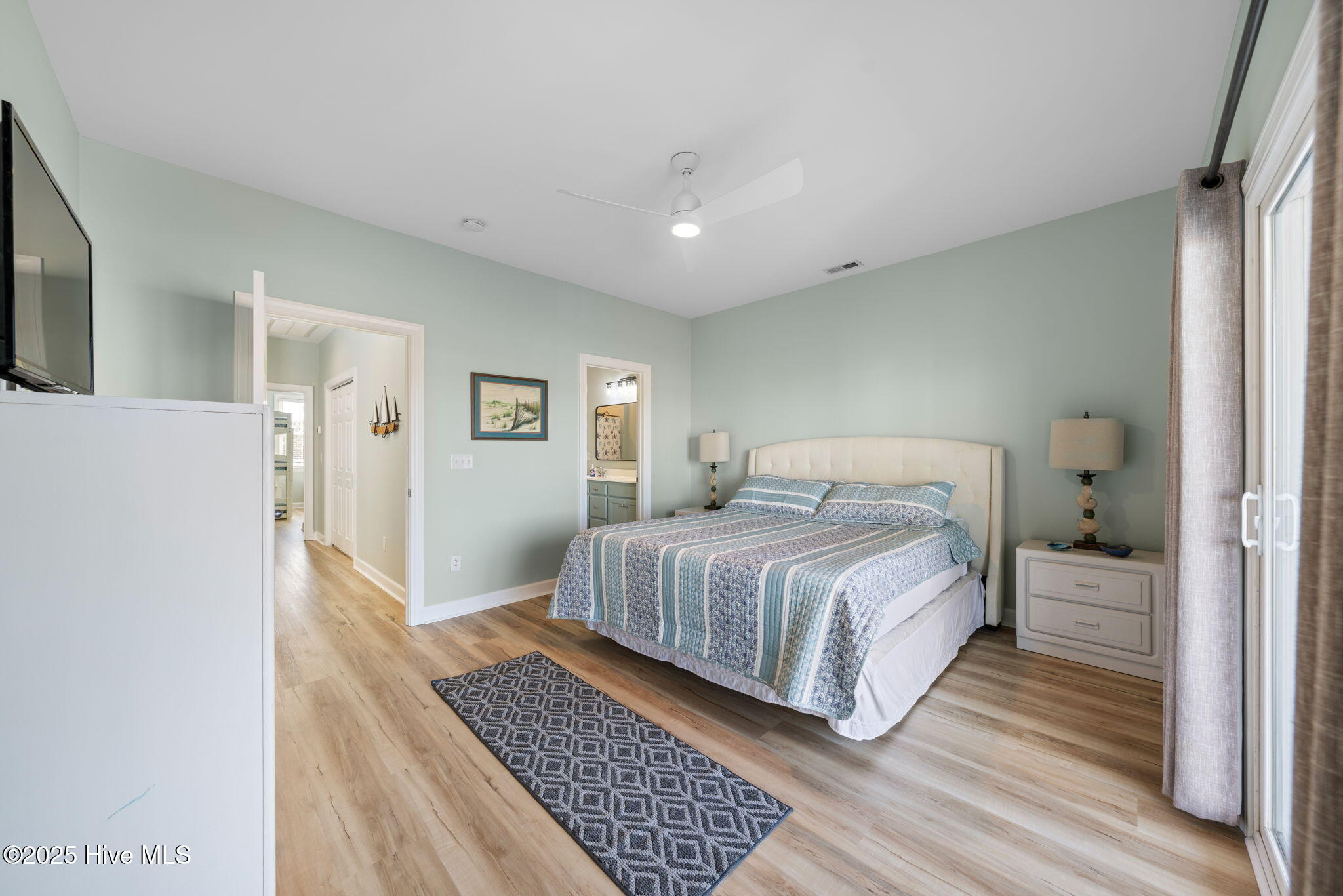 100526205 | Photo 40