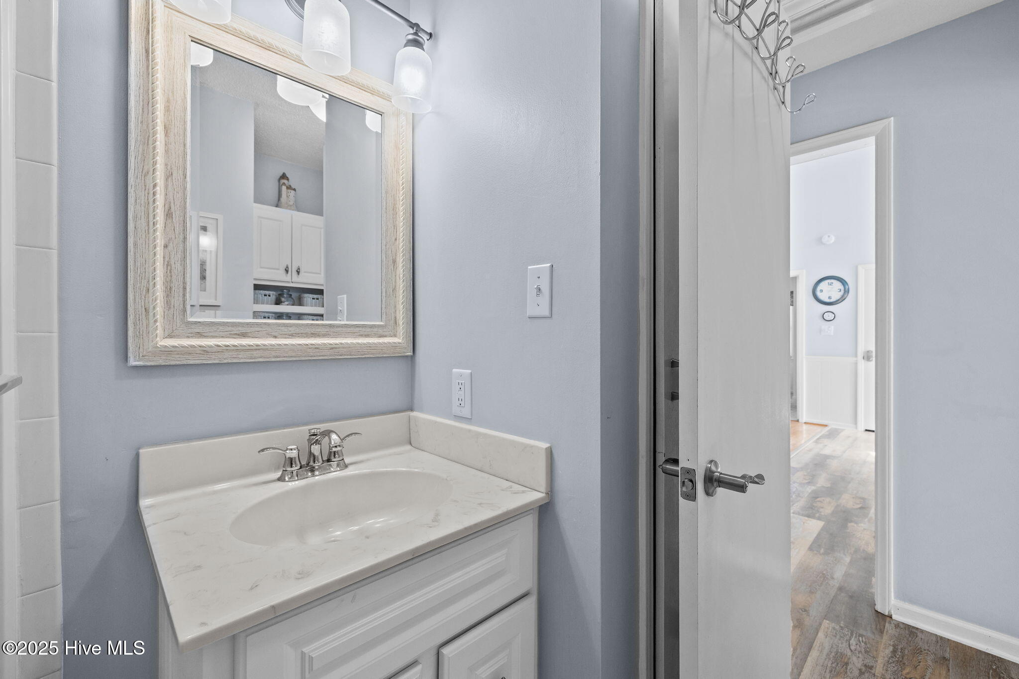 100543368 | Photo 22