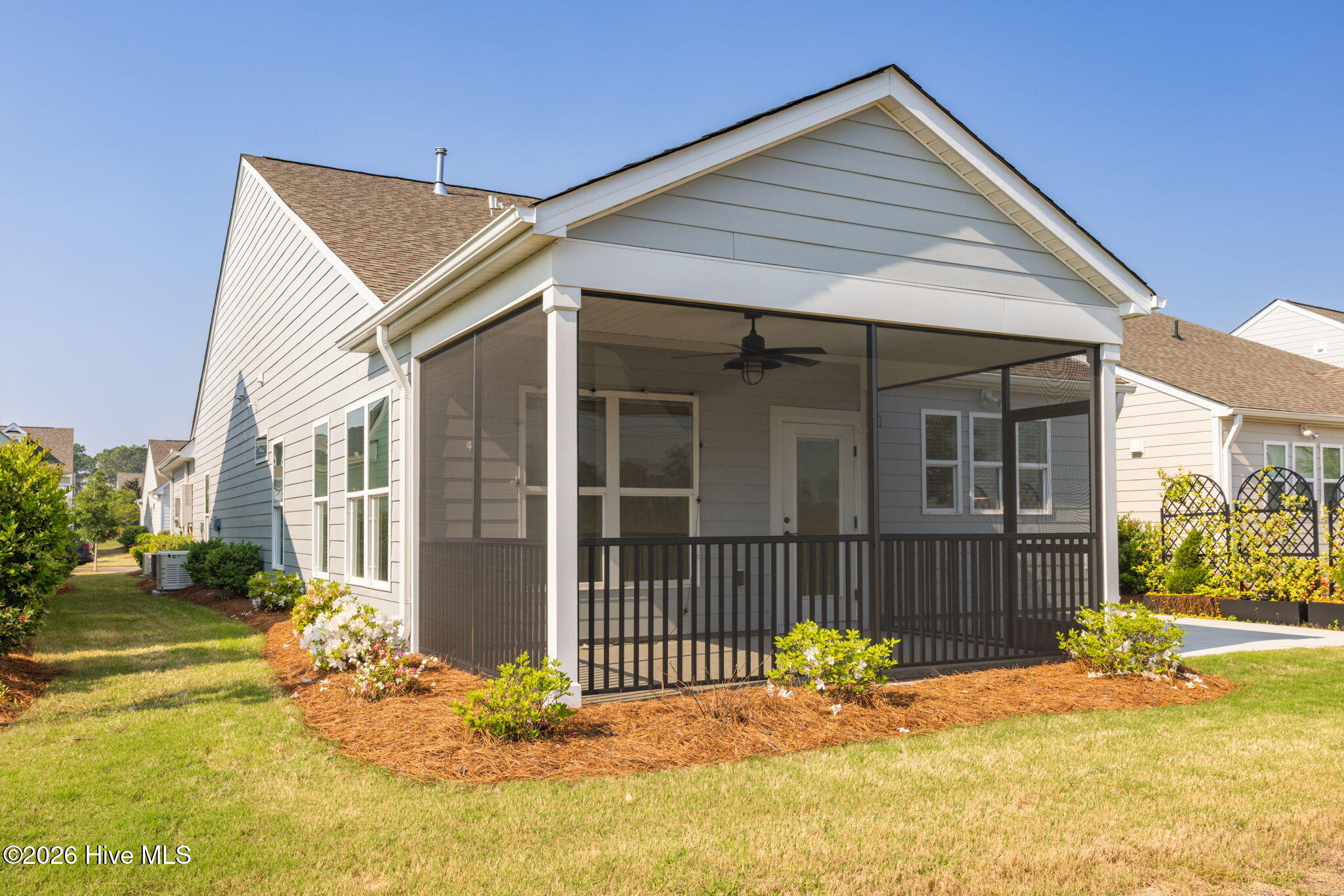 100567732 | Photo 36