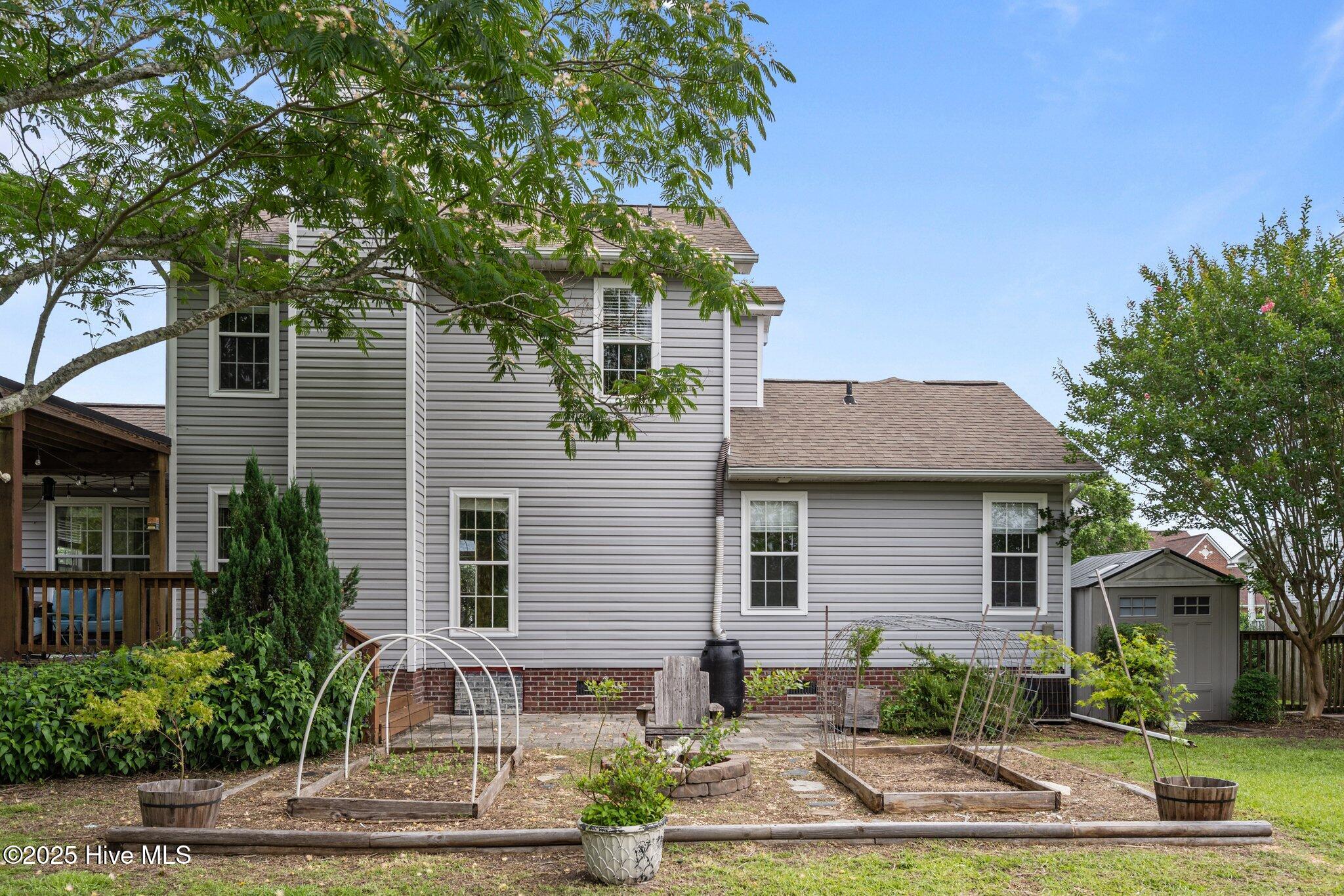 100548060 | Photo 37