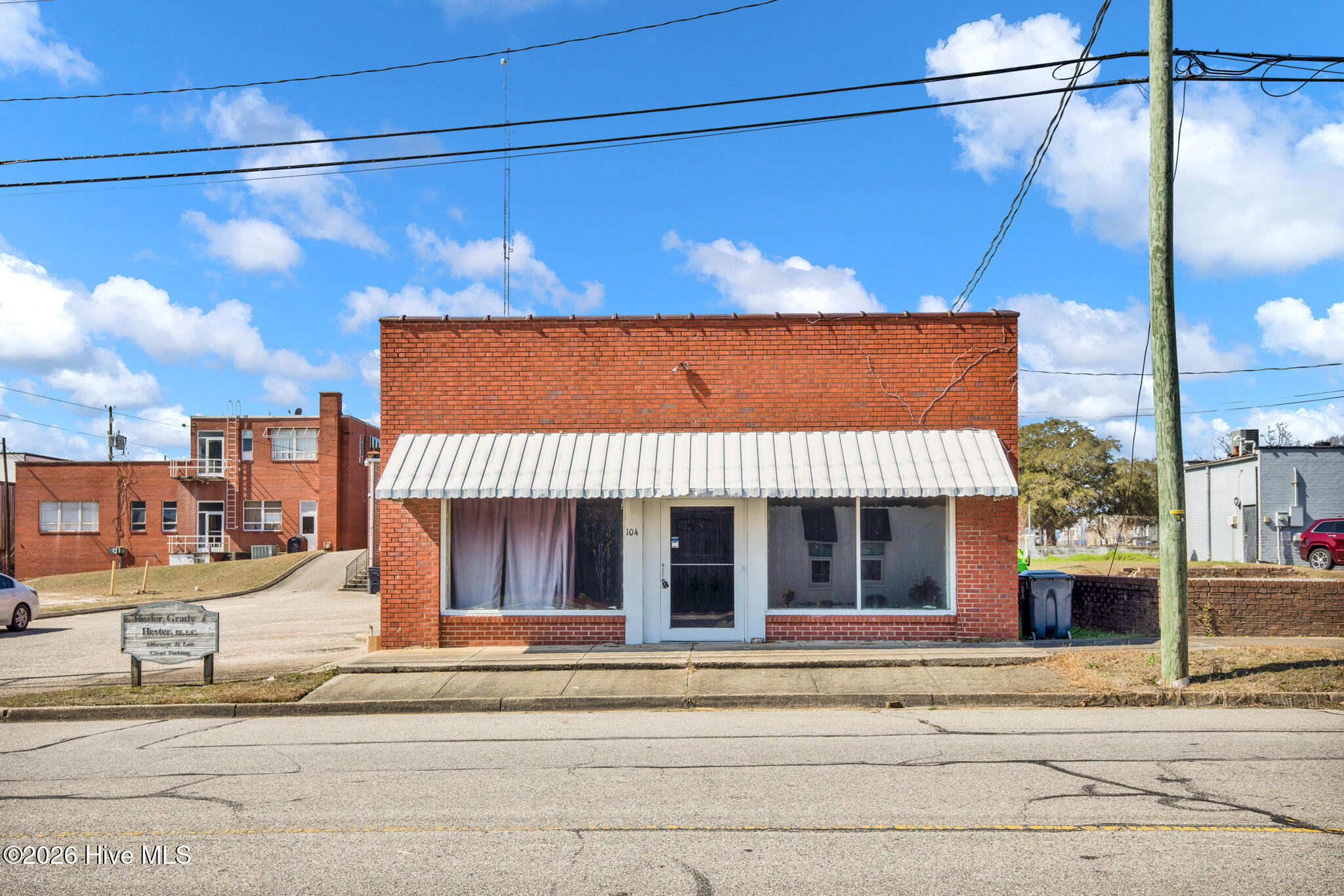 121 W Barnard Street, Glennville, GA, 30427