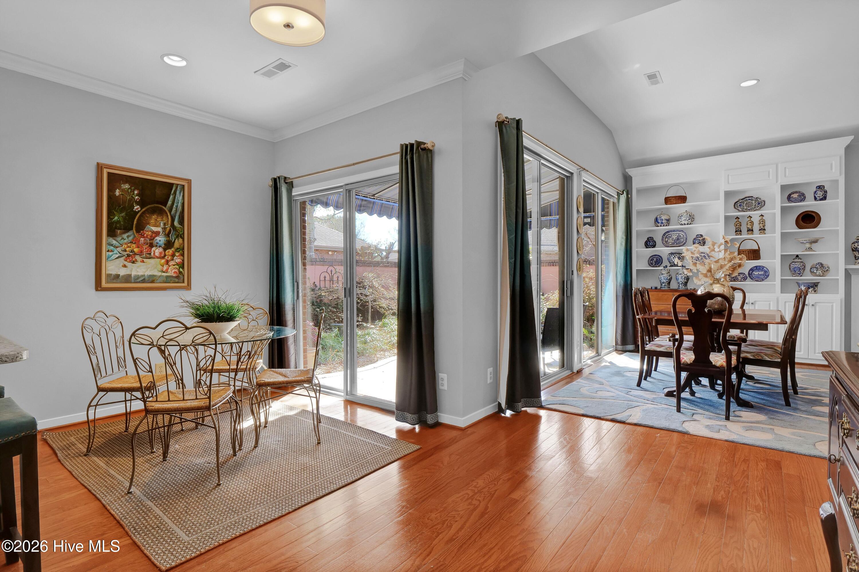 100555584 | Photo 11