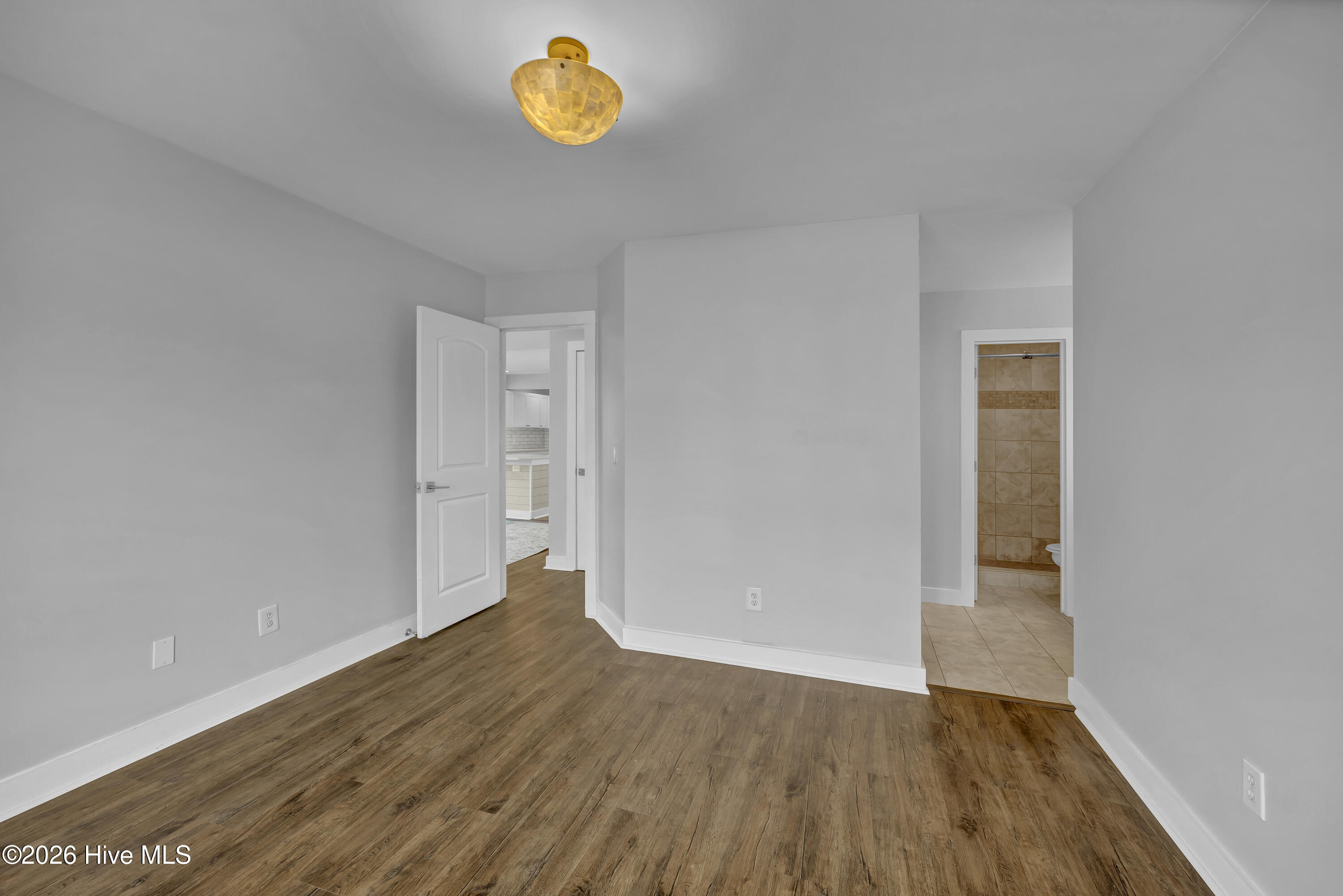 100555575 | Photo 12