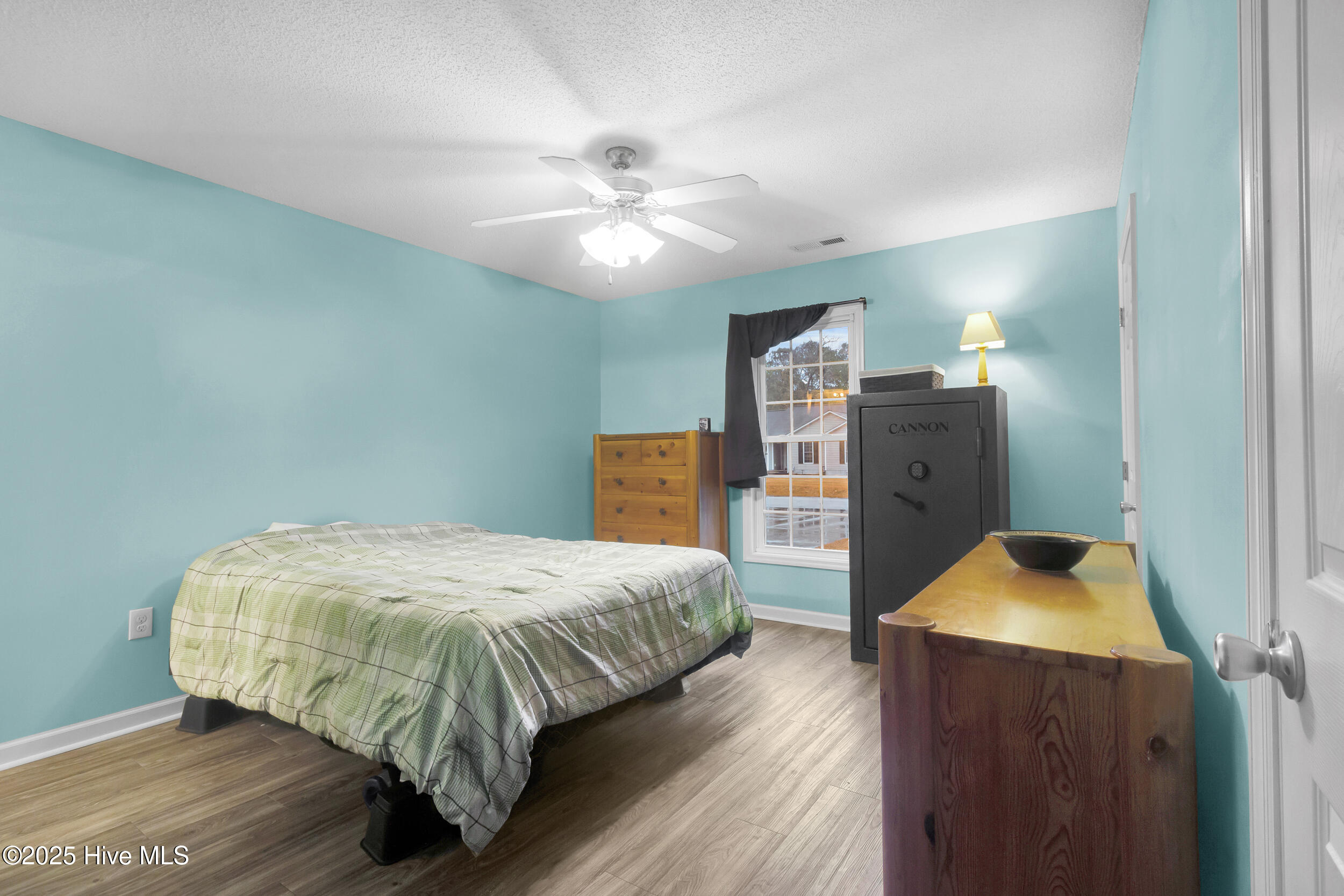 100545488 | Photo 14