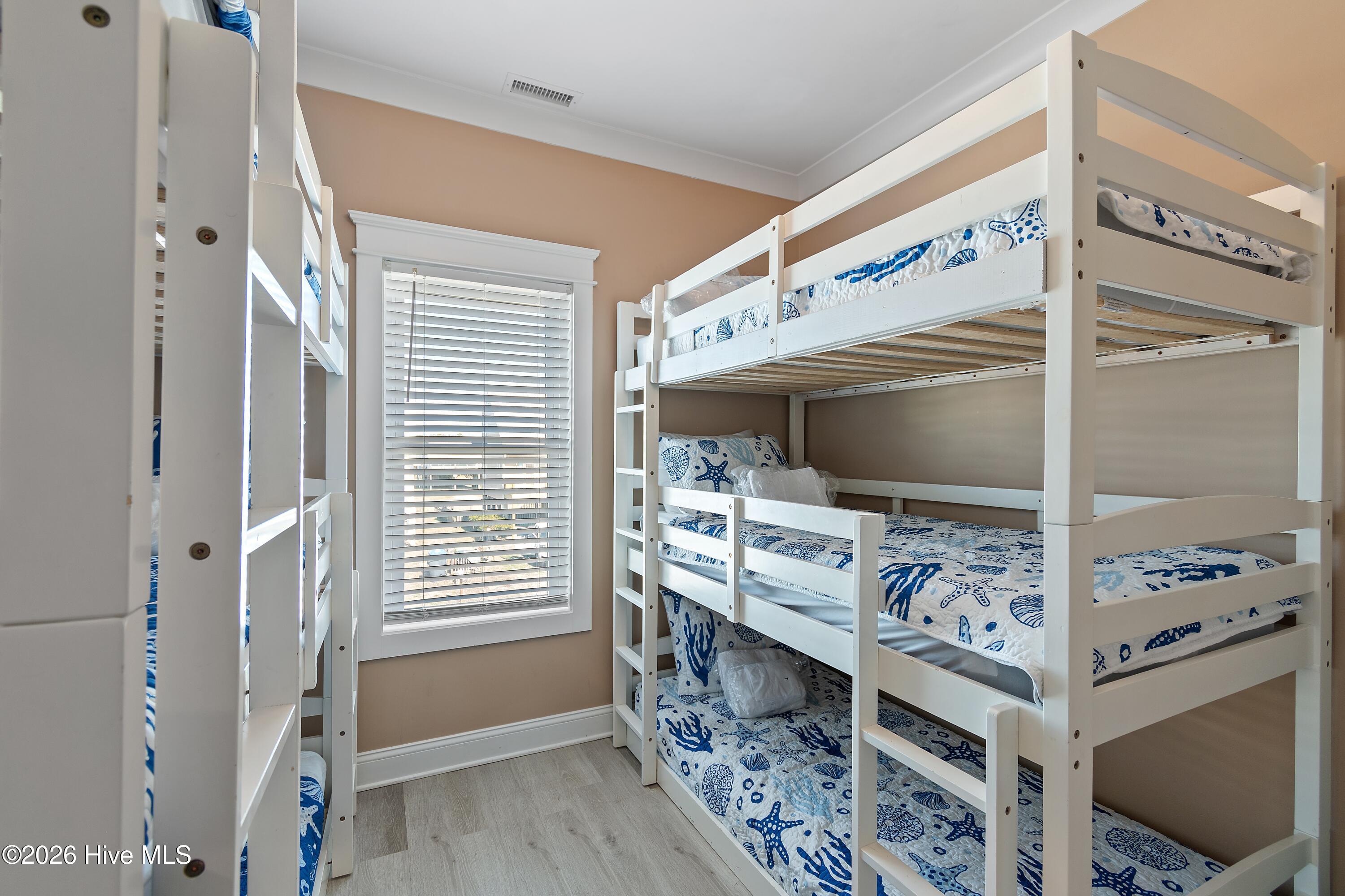 100557175 | Photo 16