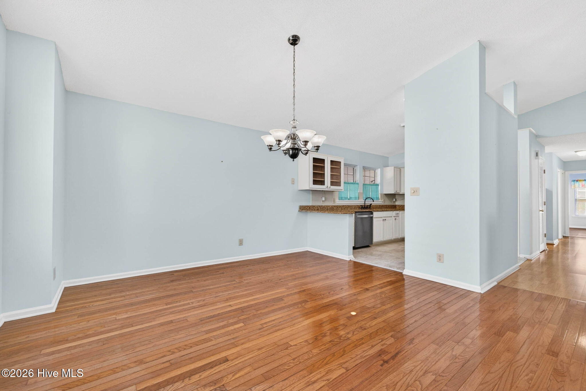 100569614 | Photo 10