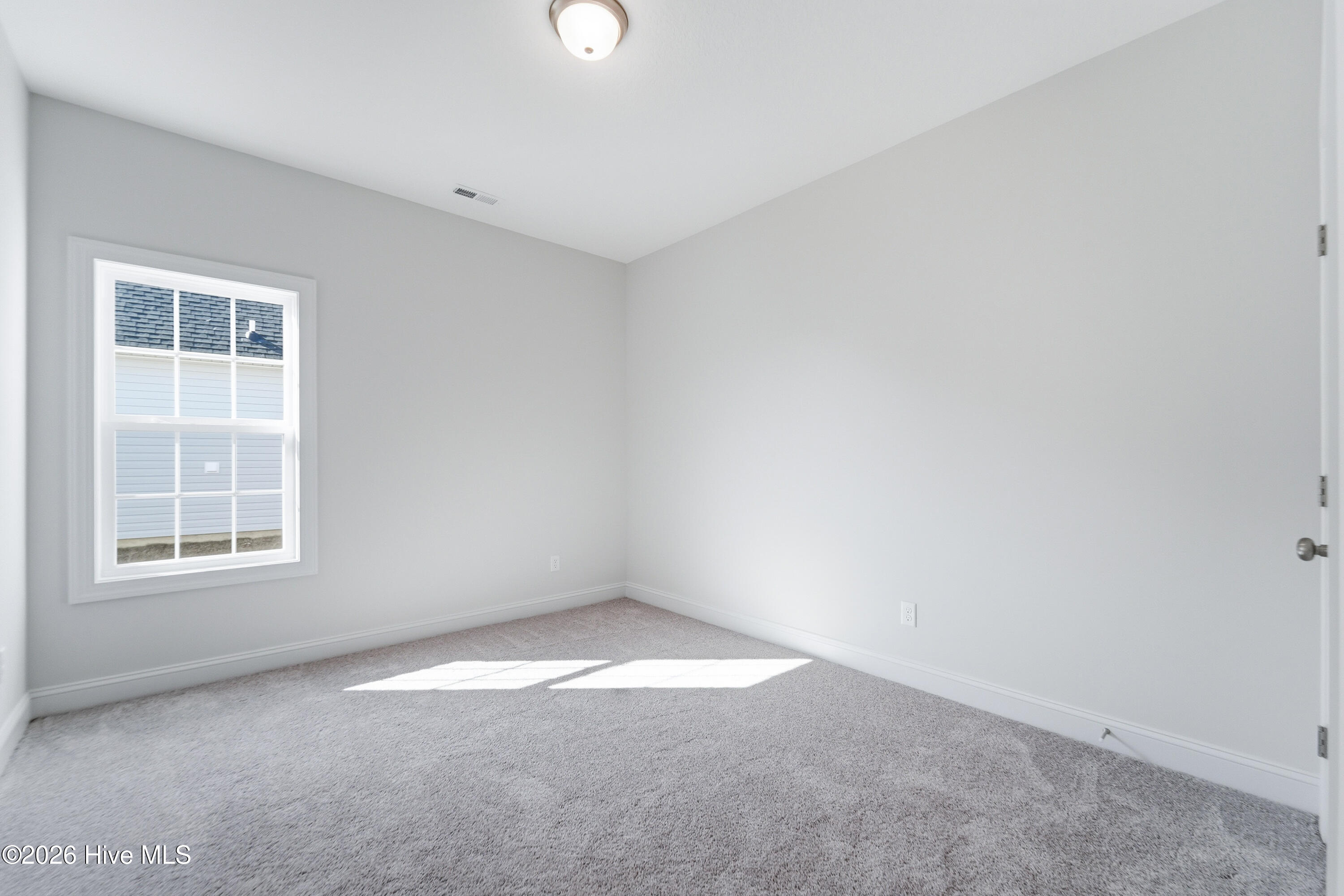 100530742 | Photo 23