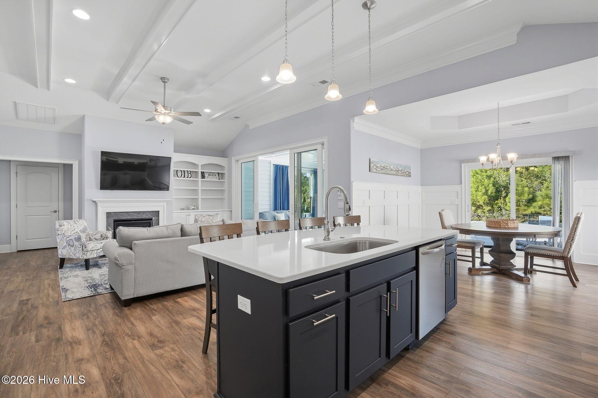 100556850 | Photo 15