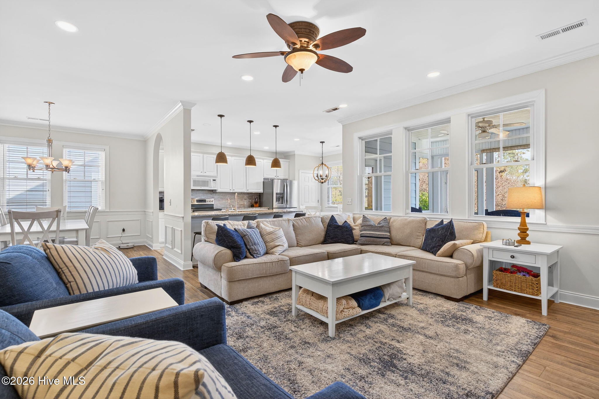 100558158 | Photo 15