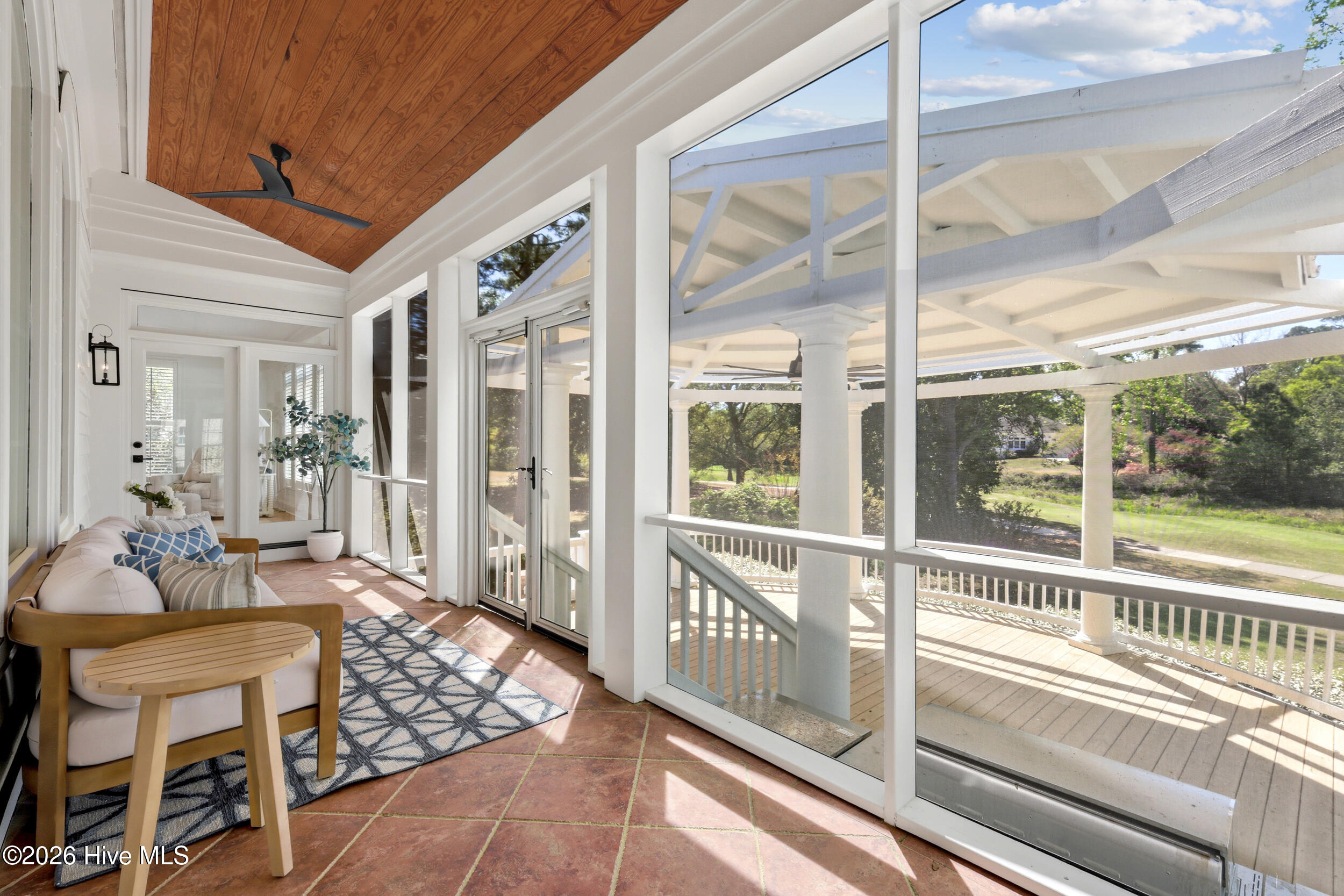 100540721 | Photo 55