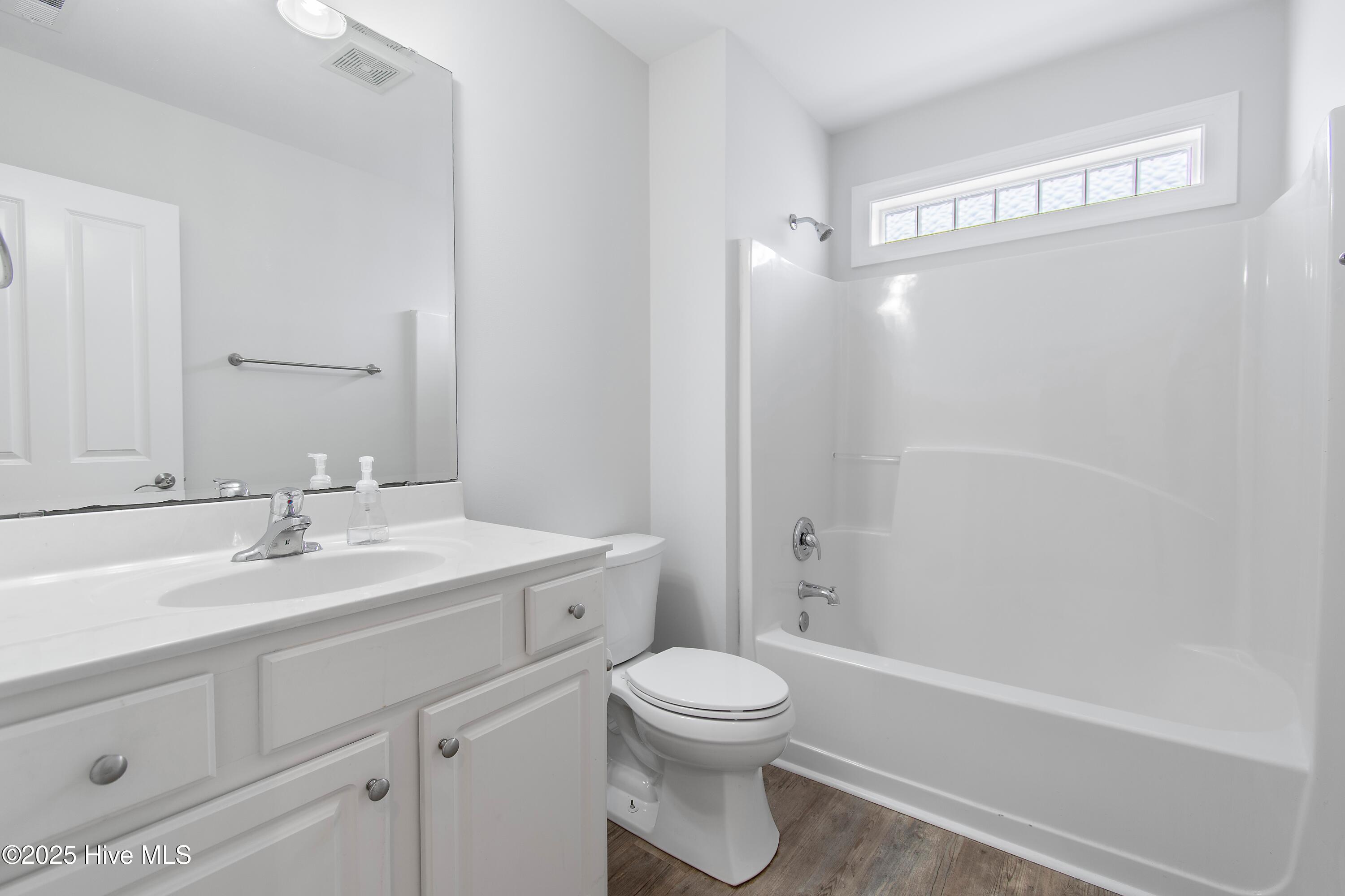 100527568 | Photo 26