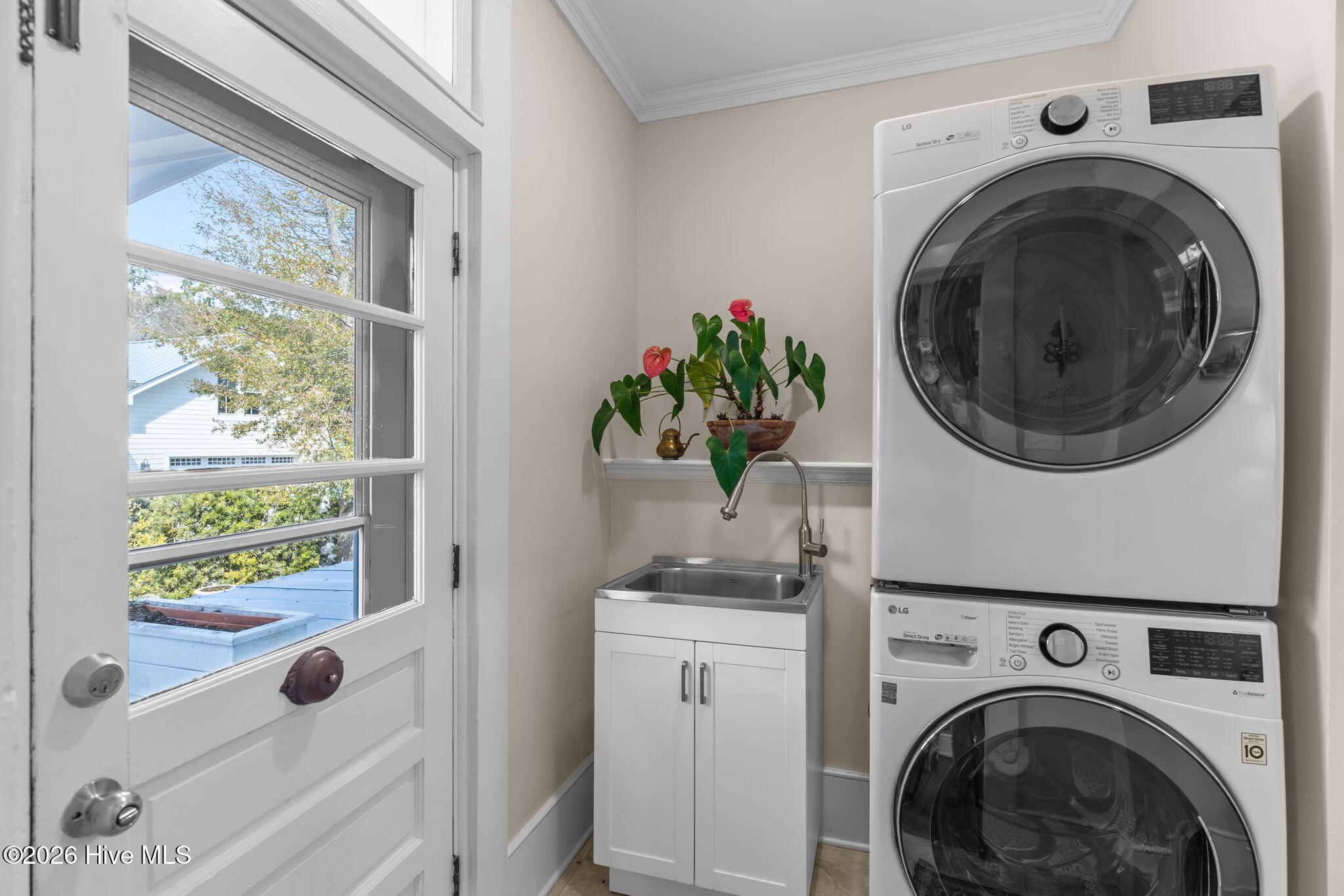 100562122 | Photo 35