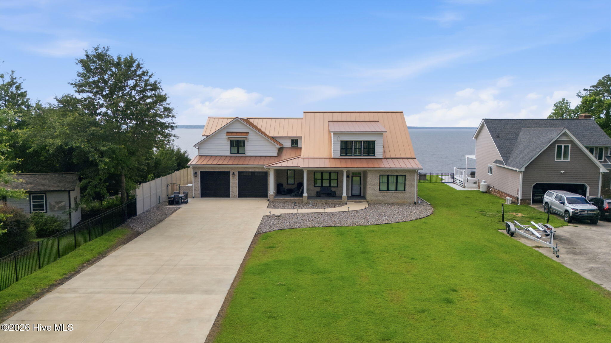 685 Raymond Road,Arapahoe