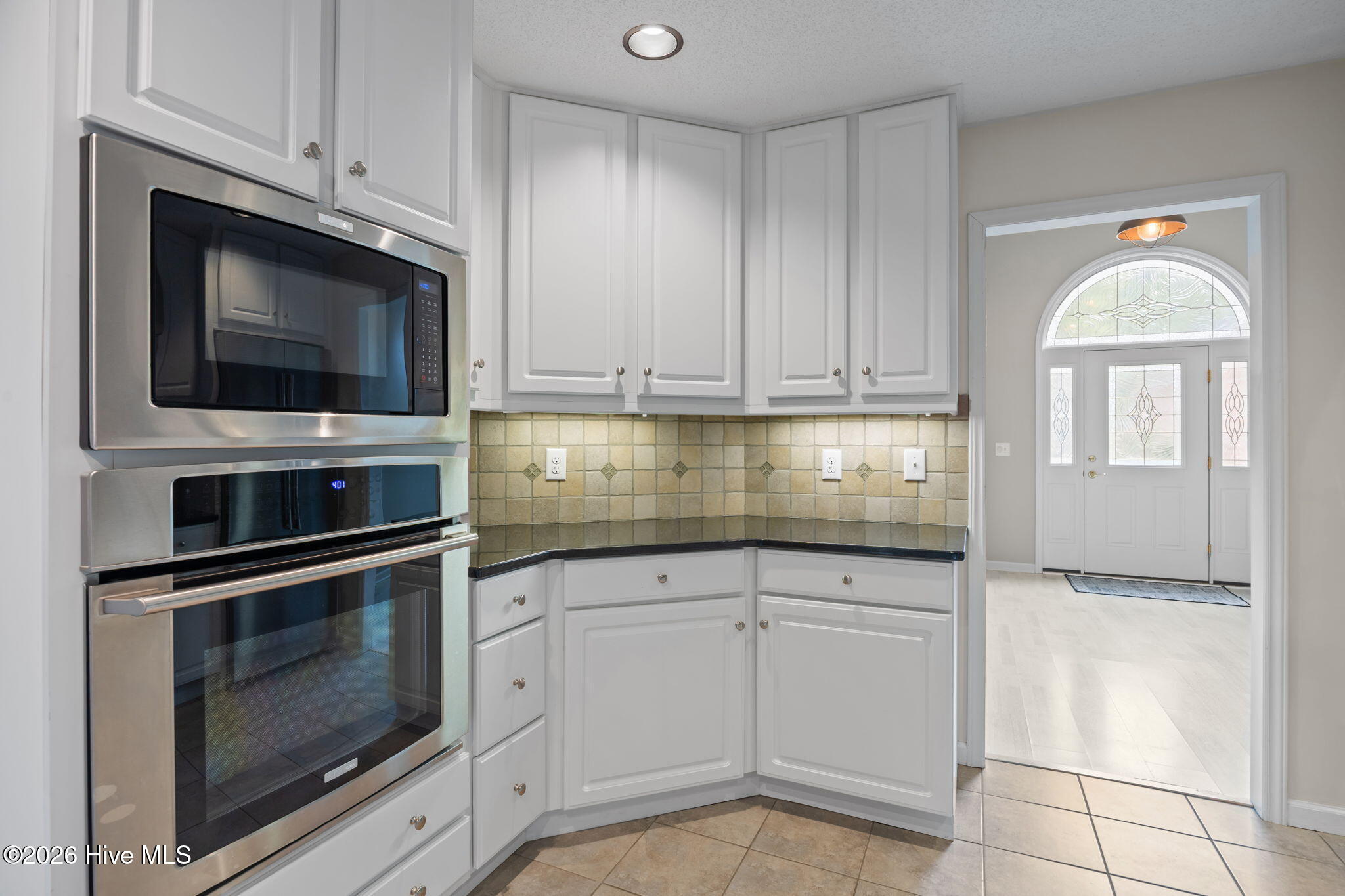 100565188 | Photo 13