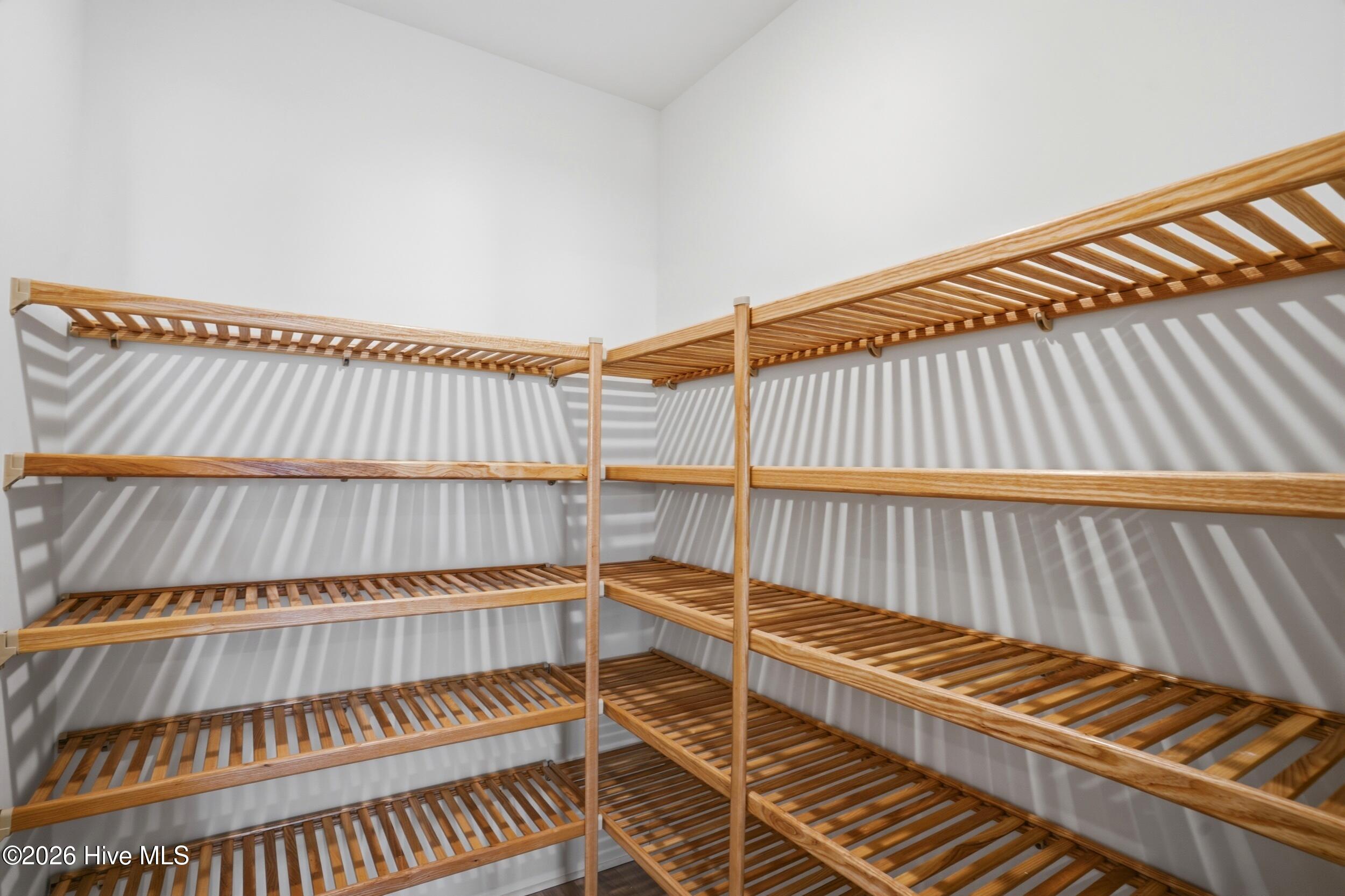 100561553 | Photo 20