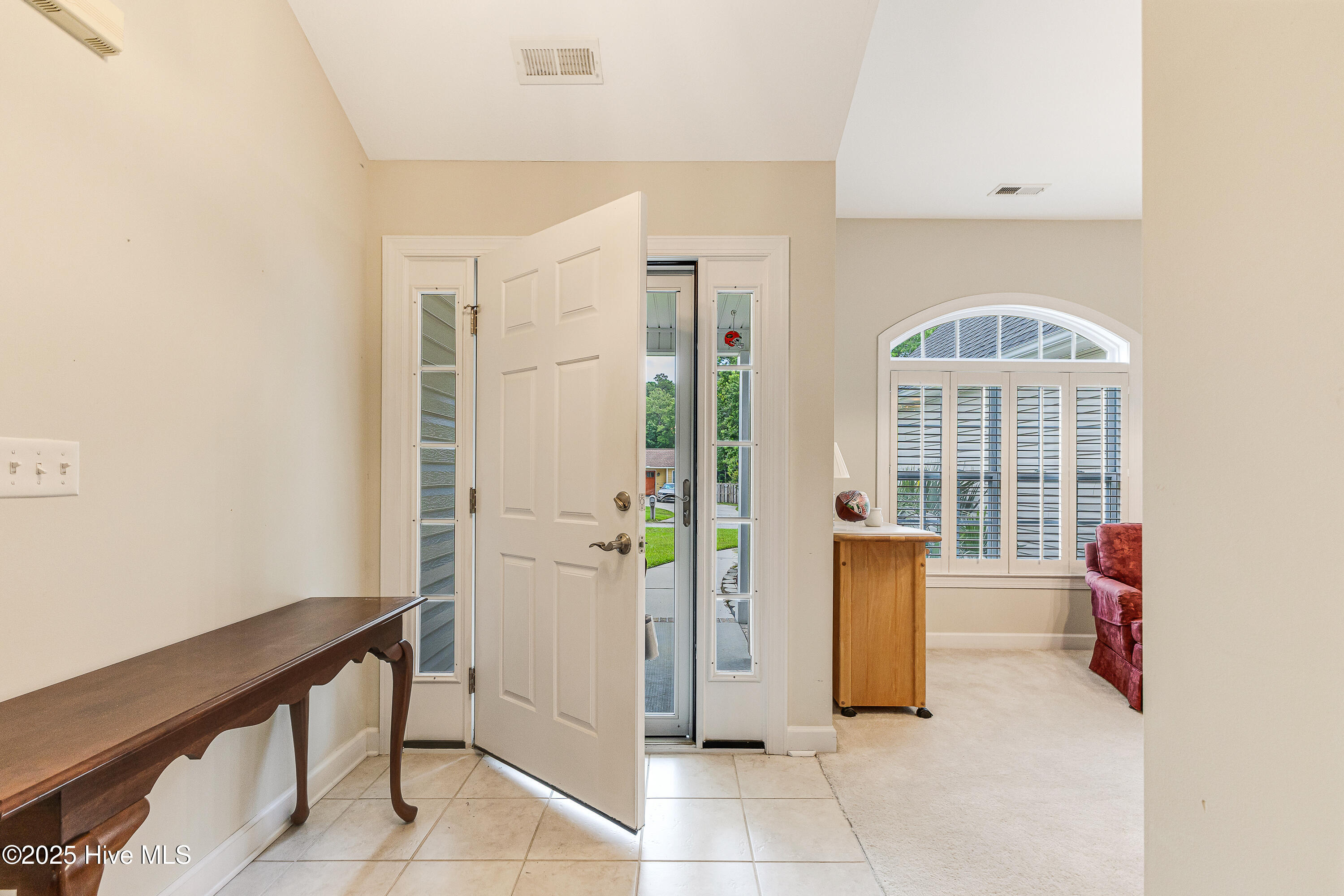 101 Cedar Tree Lane SW, Calabash, NC 28467 – photo 7: Front door area