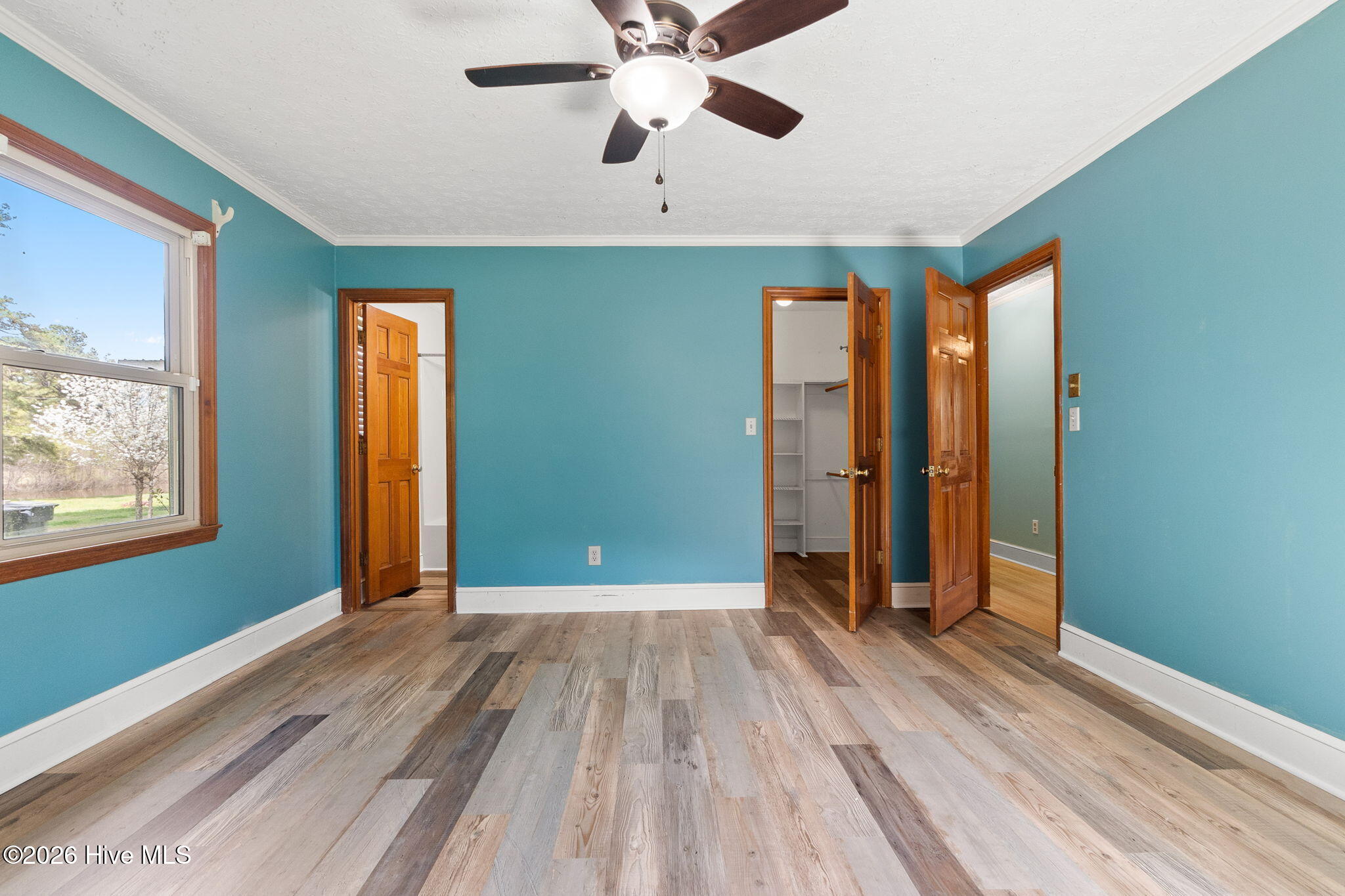 100560664 | Photo 19