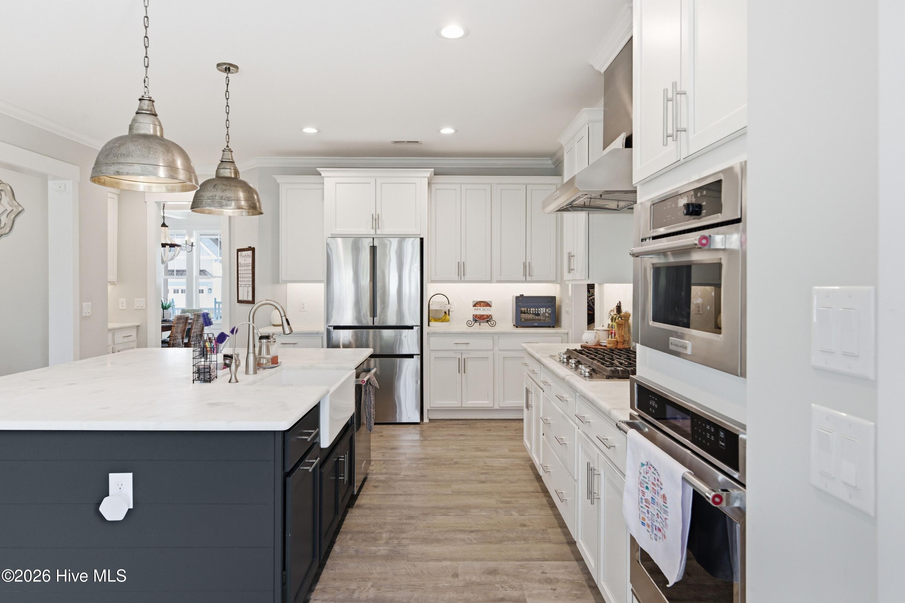 100564448 | Photo 23