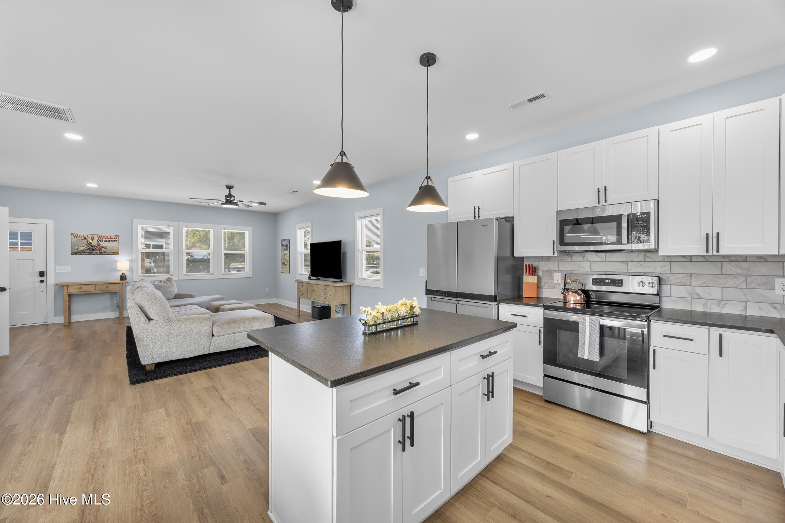 100545207 | Photo 17