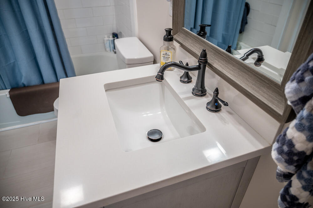 100545443 | Photo 24