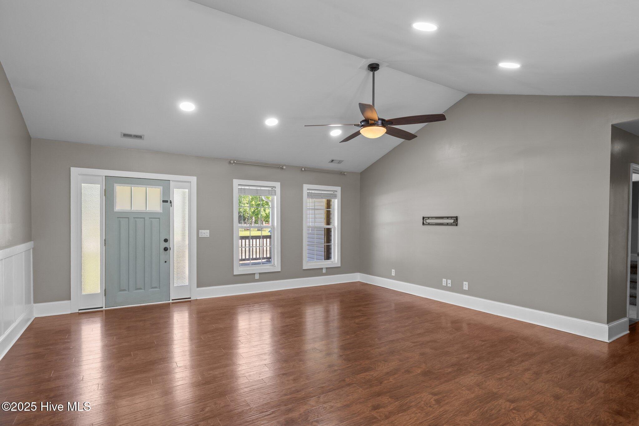 1199 Nine Foot Road,Newport