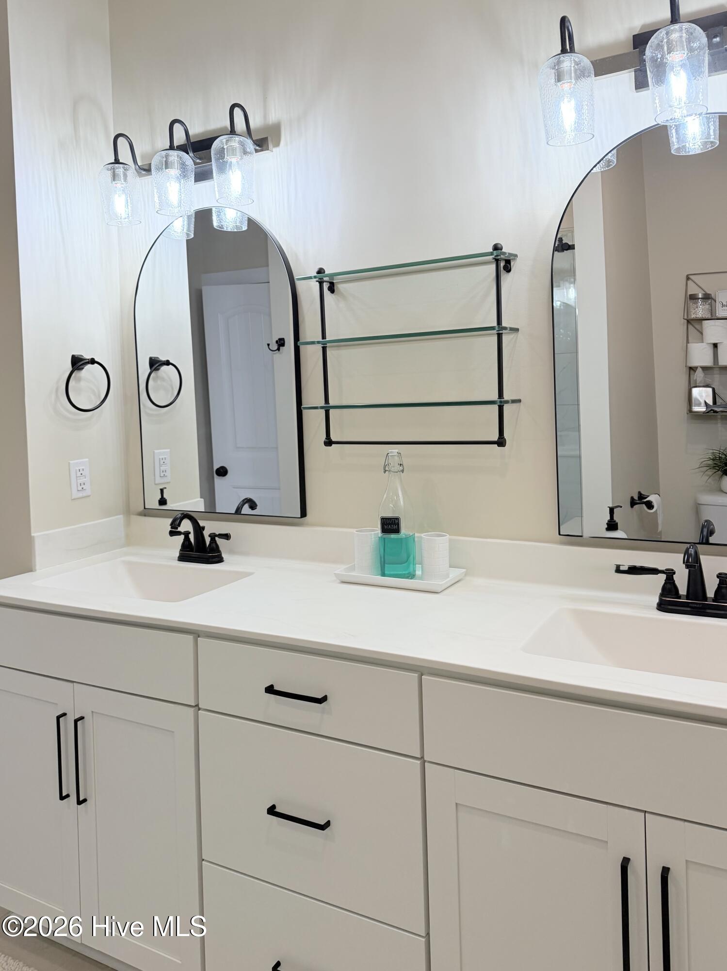 100552886 | Photo 26