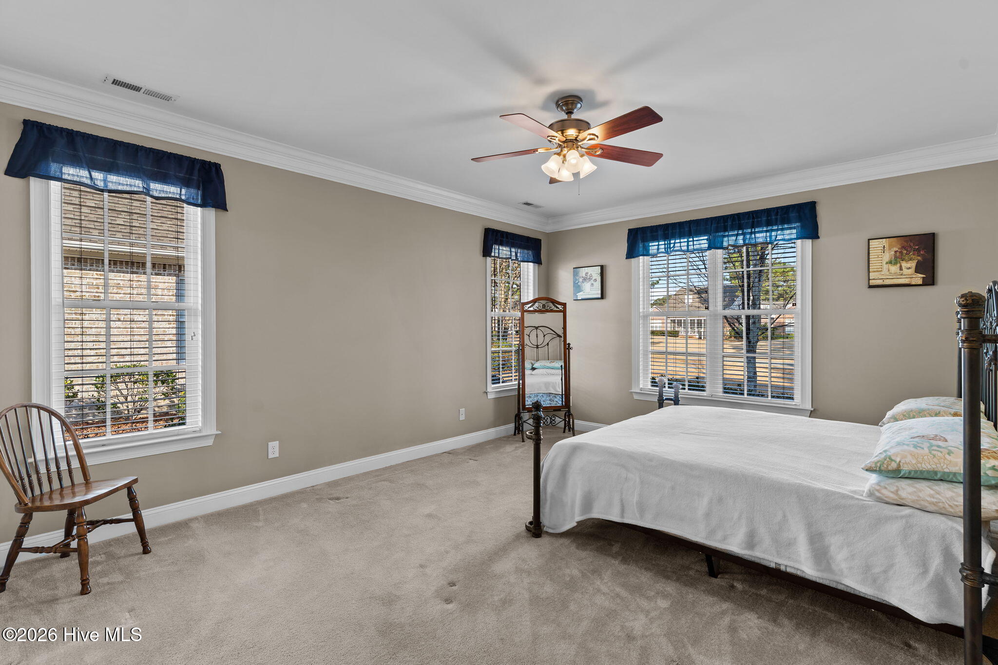 100548977 | Photo 17