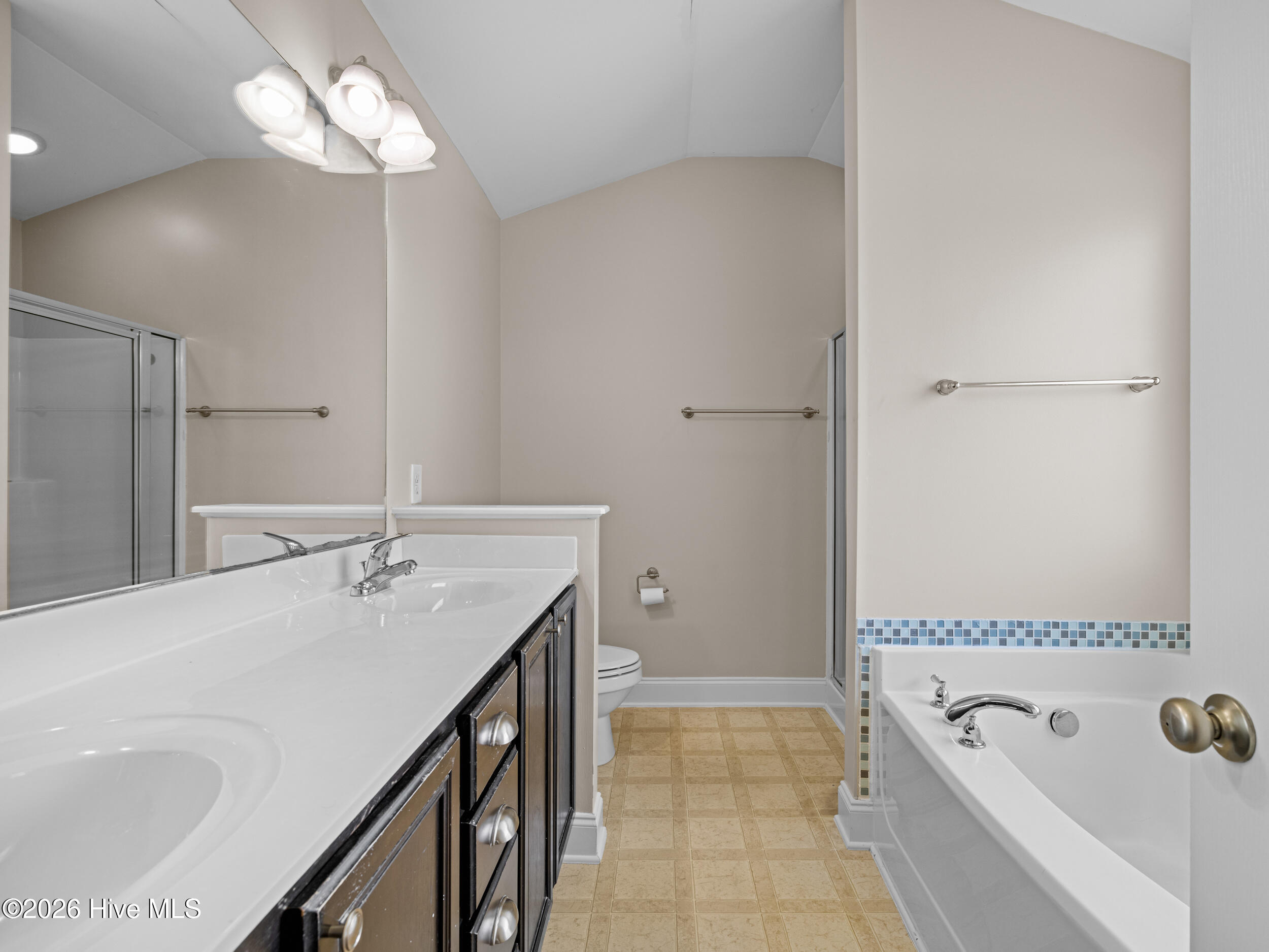 100549292 | Photo 32