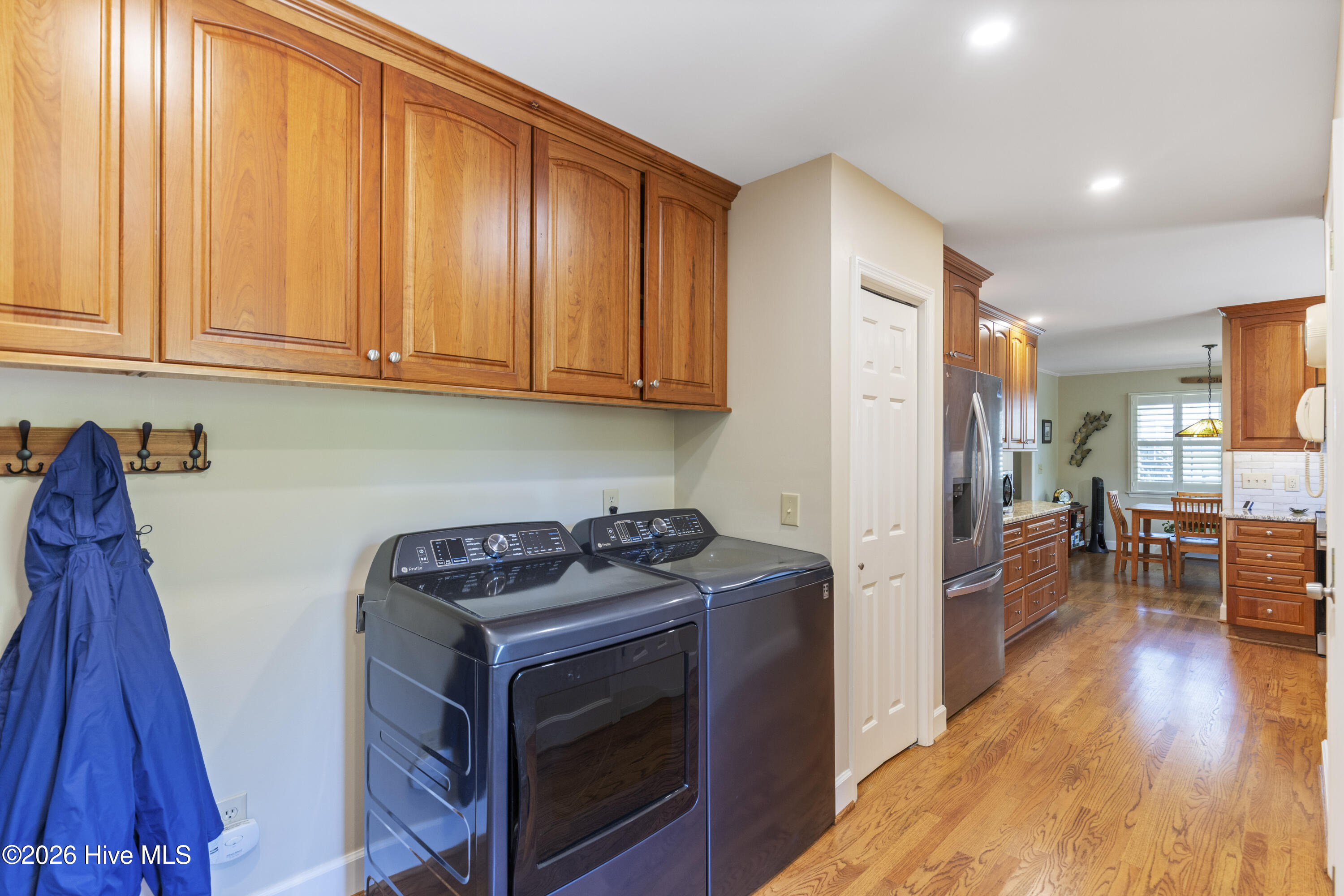 100569579 | Photo 45