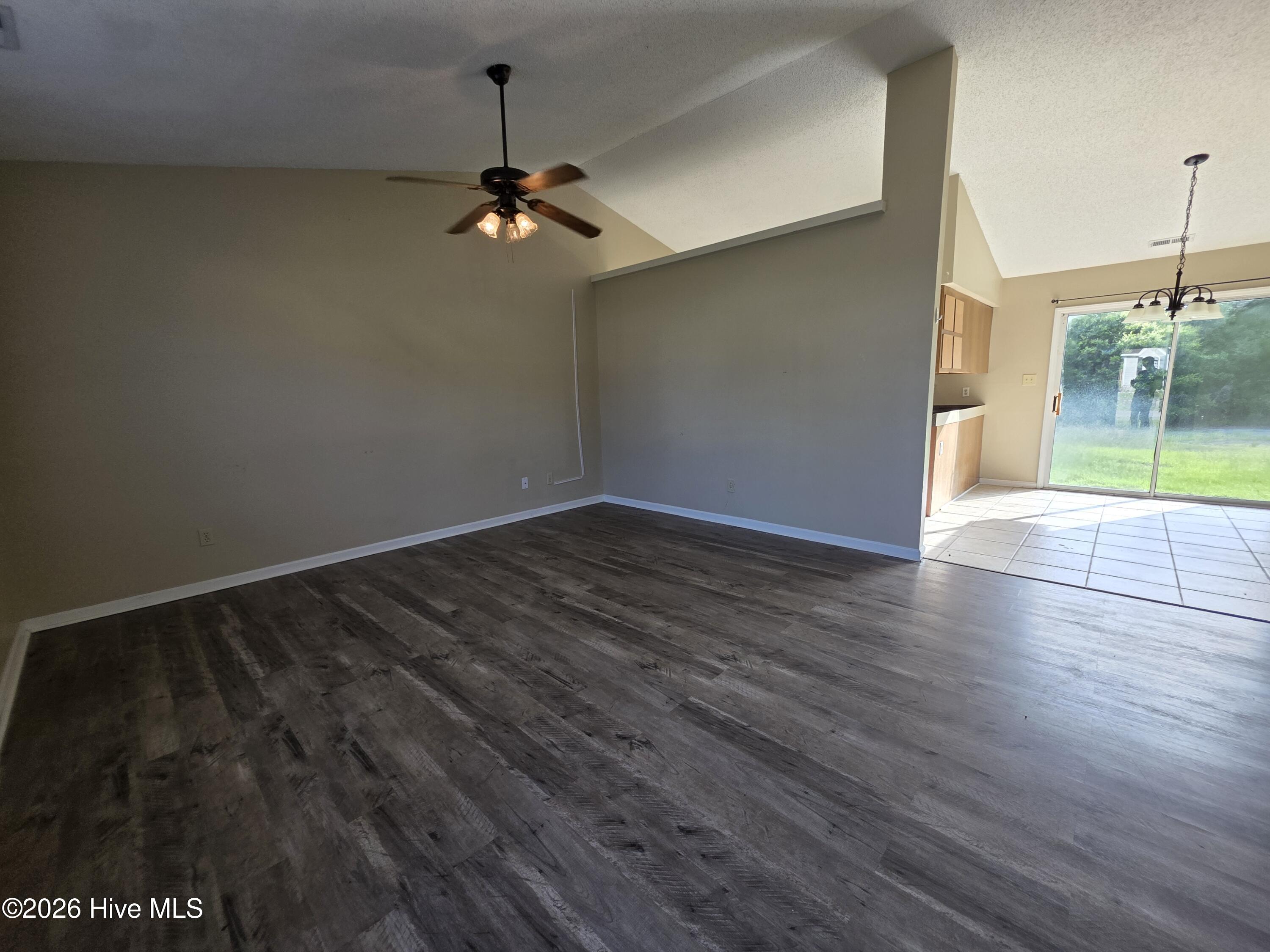 206 S Ginger Drive,Hubert