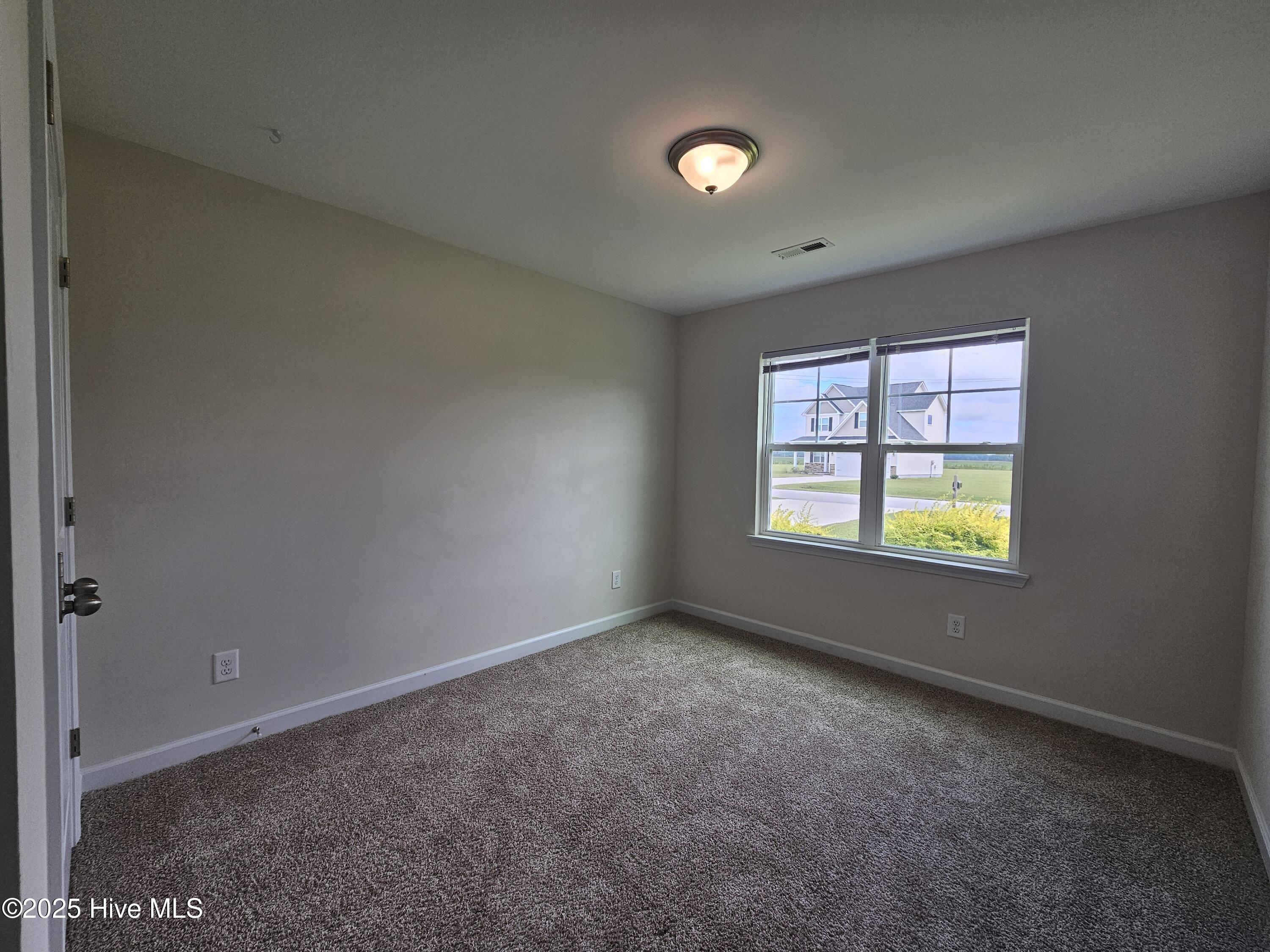 100526822 | Photo 13