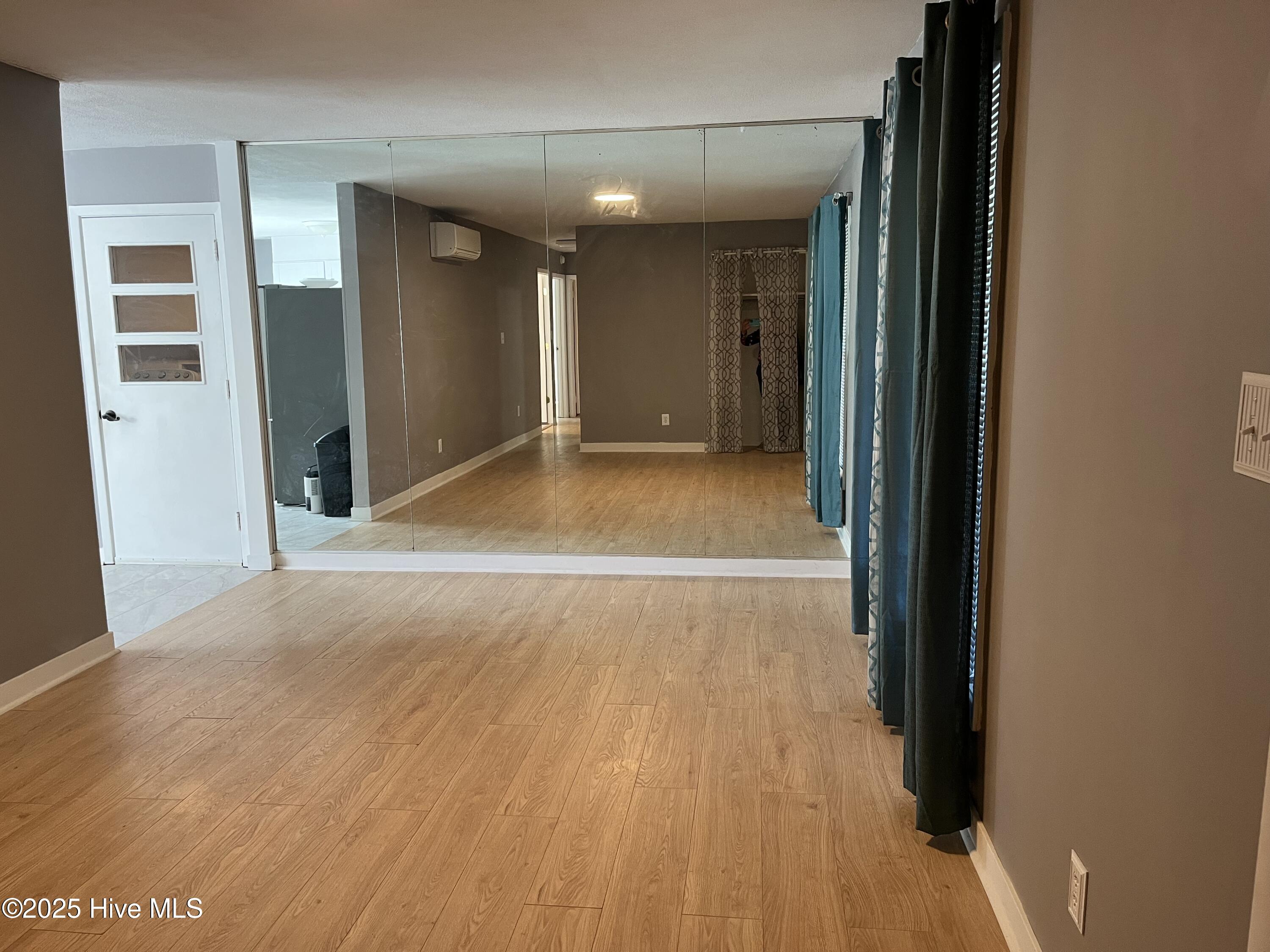 100536383 | Photo 11