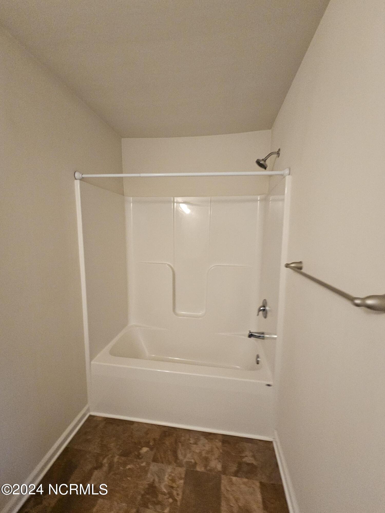 100548759 | Photo 11