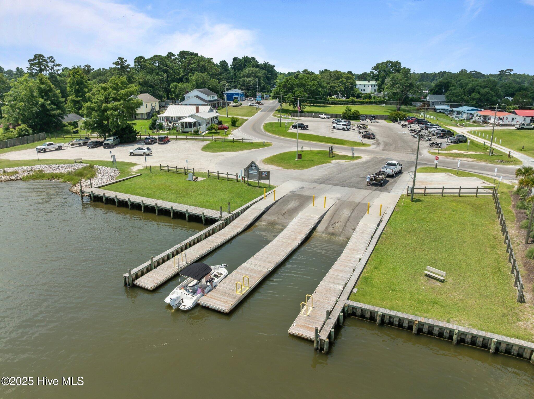 100517734 | Photo 103