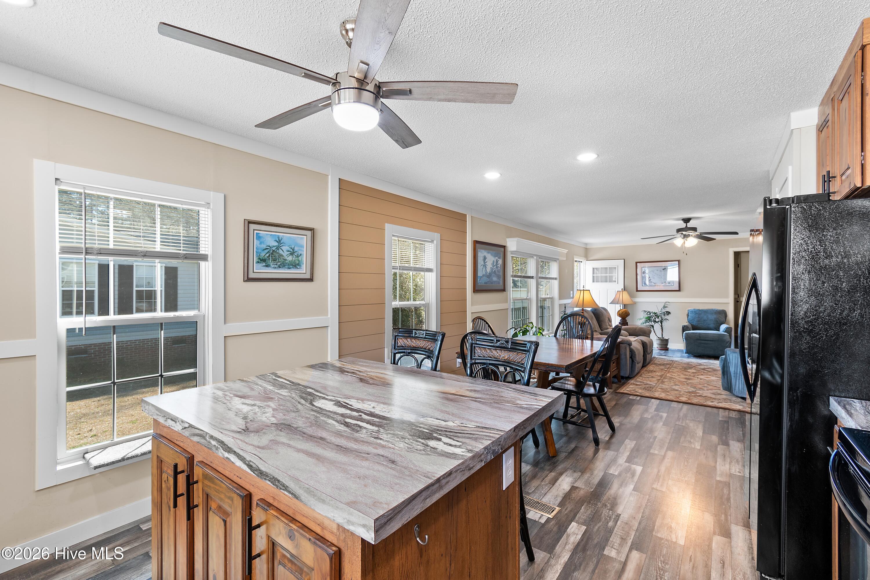 100554917 | Photo 14