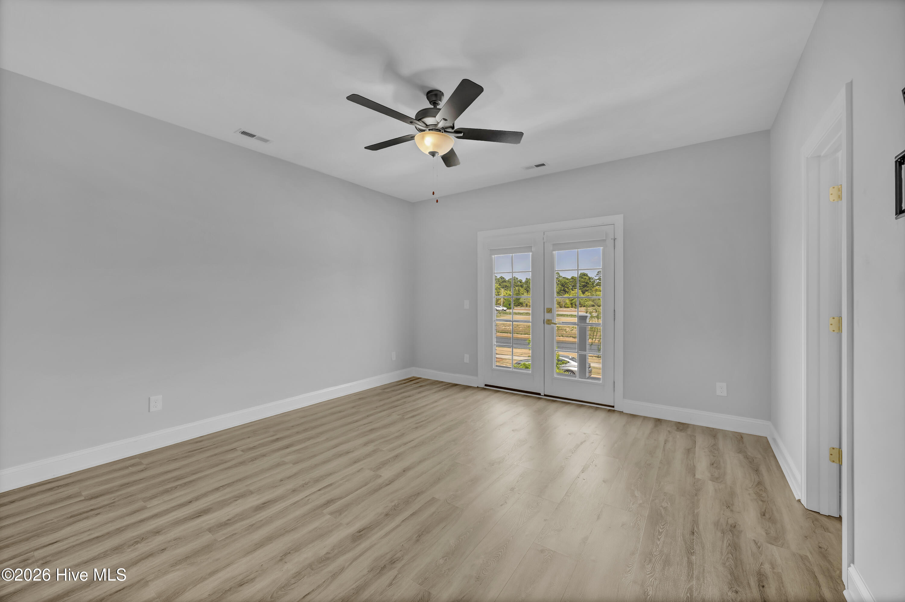 100565697 | Photo 20