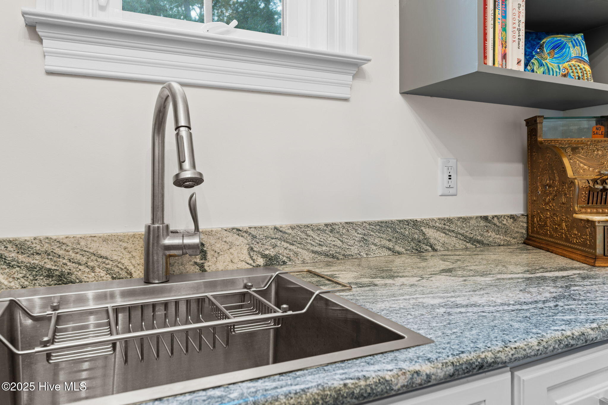 100549580 | Photo 31