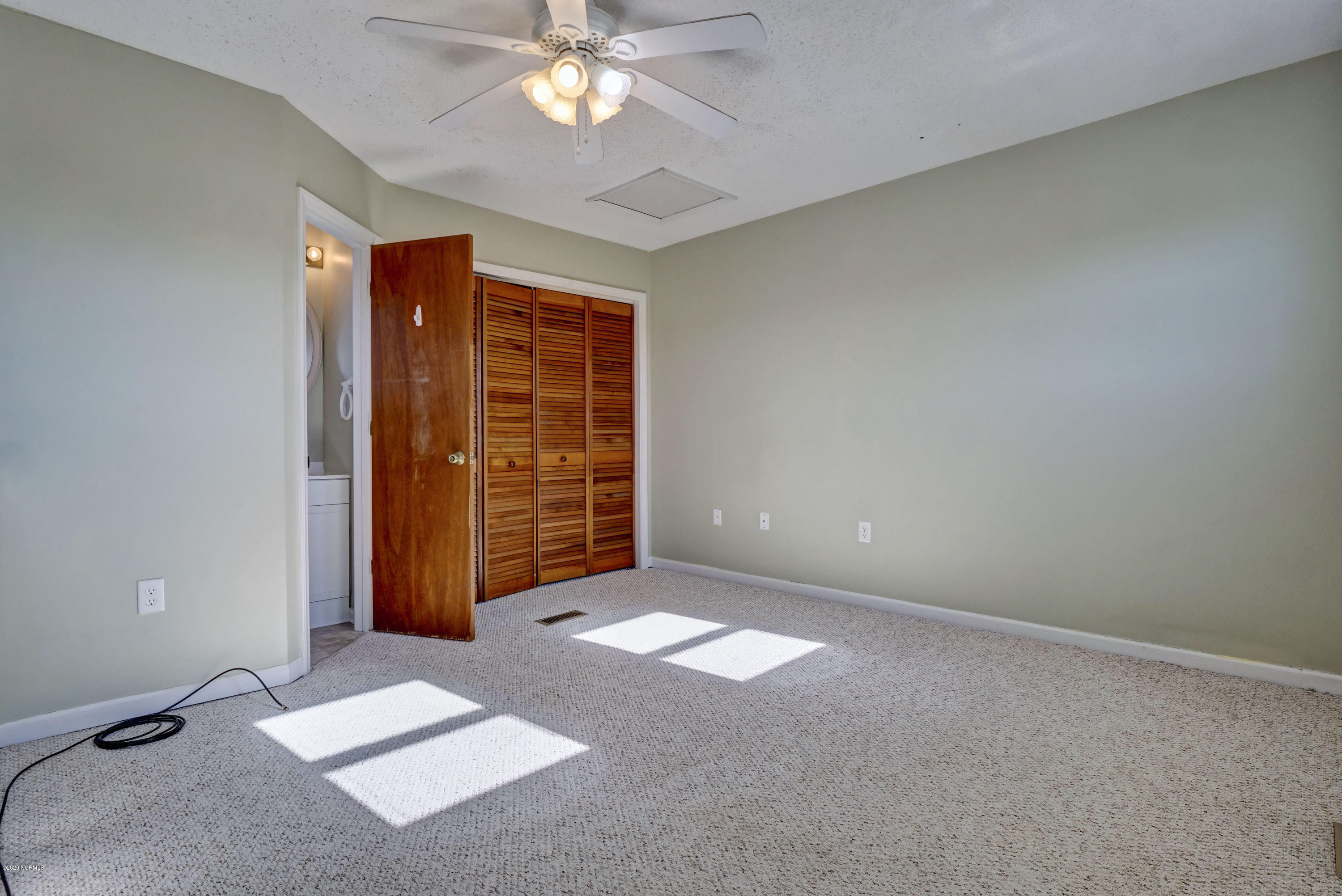 100544087 | Photo 22