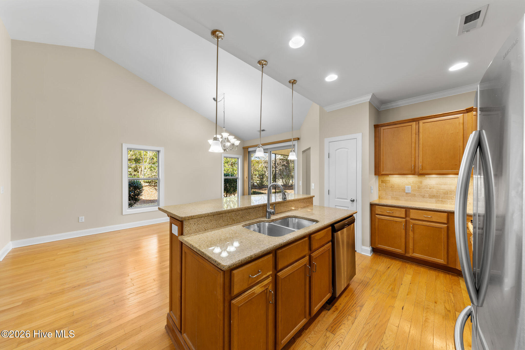 100552477 | Photo 17