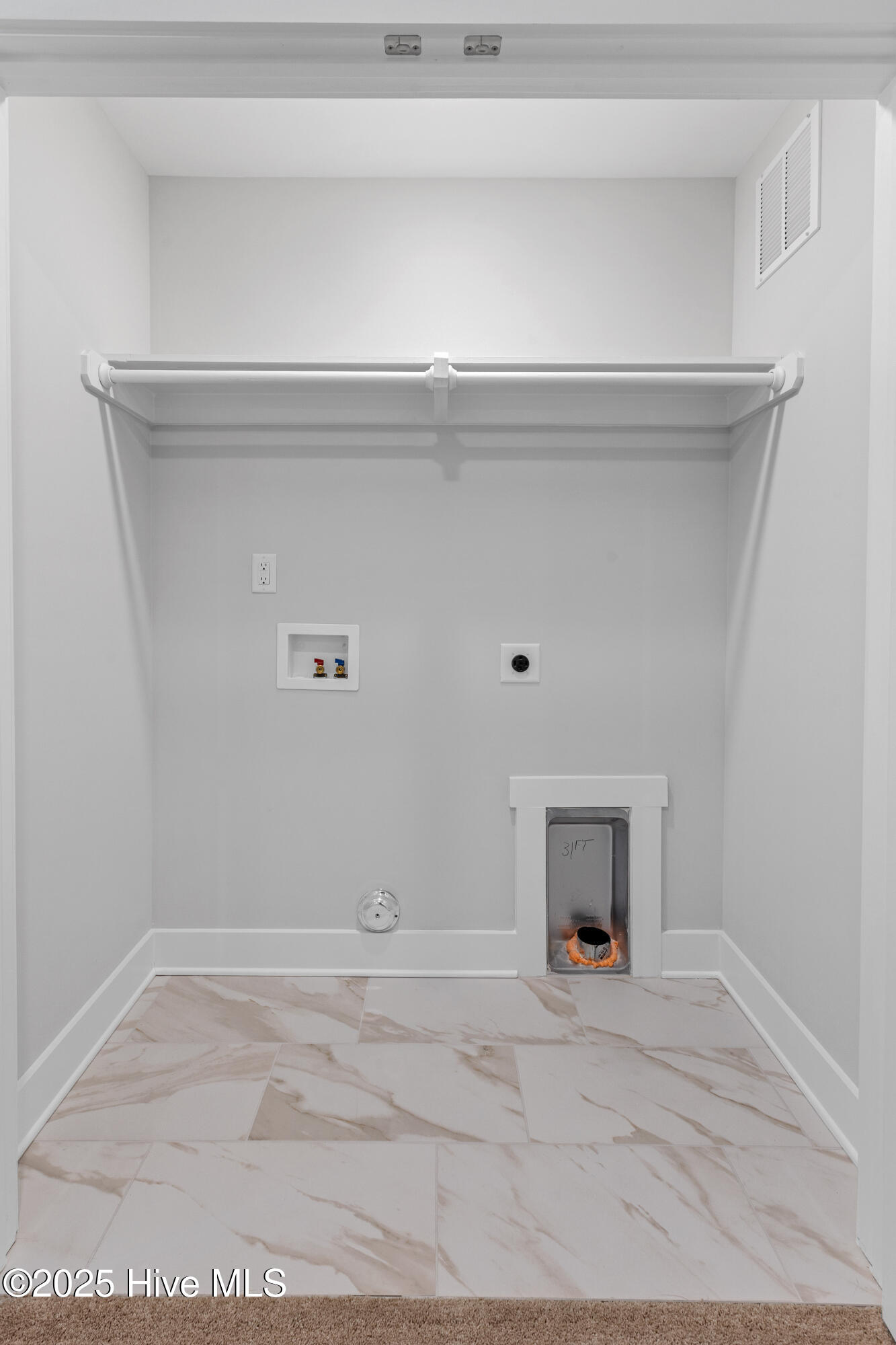 100526530 | Photo 24