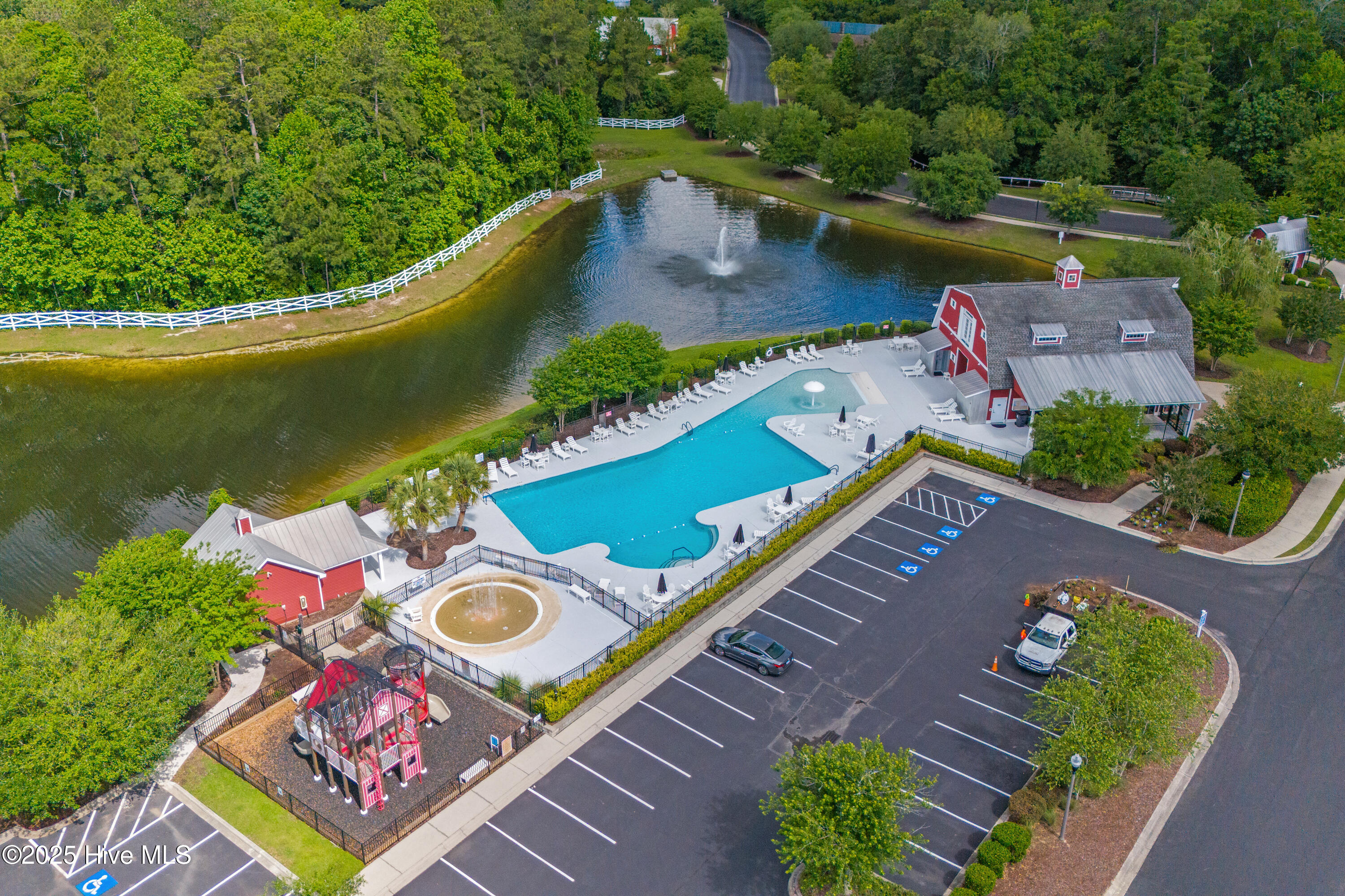 100543792 | Photo 31