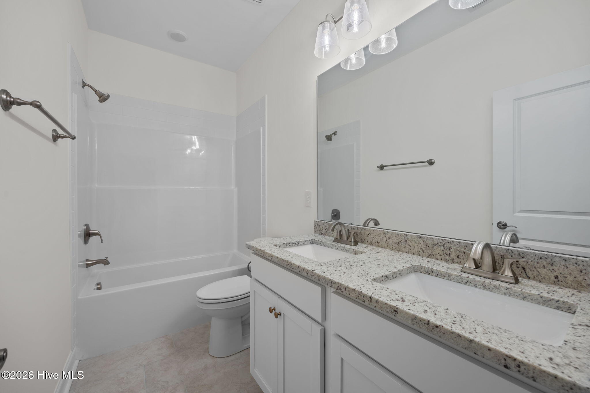 100528605 | Photo 30