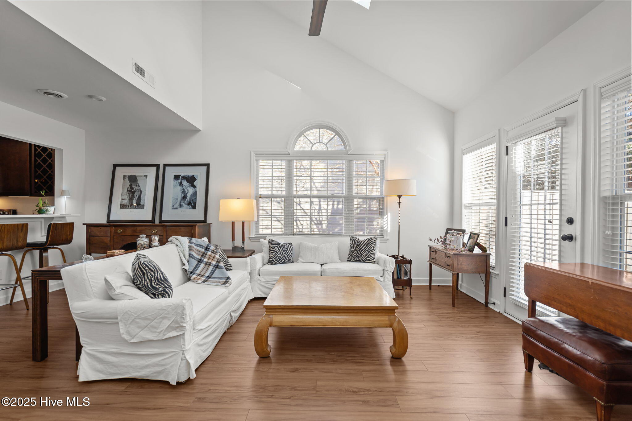 100546040 | Photo 10