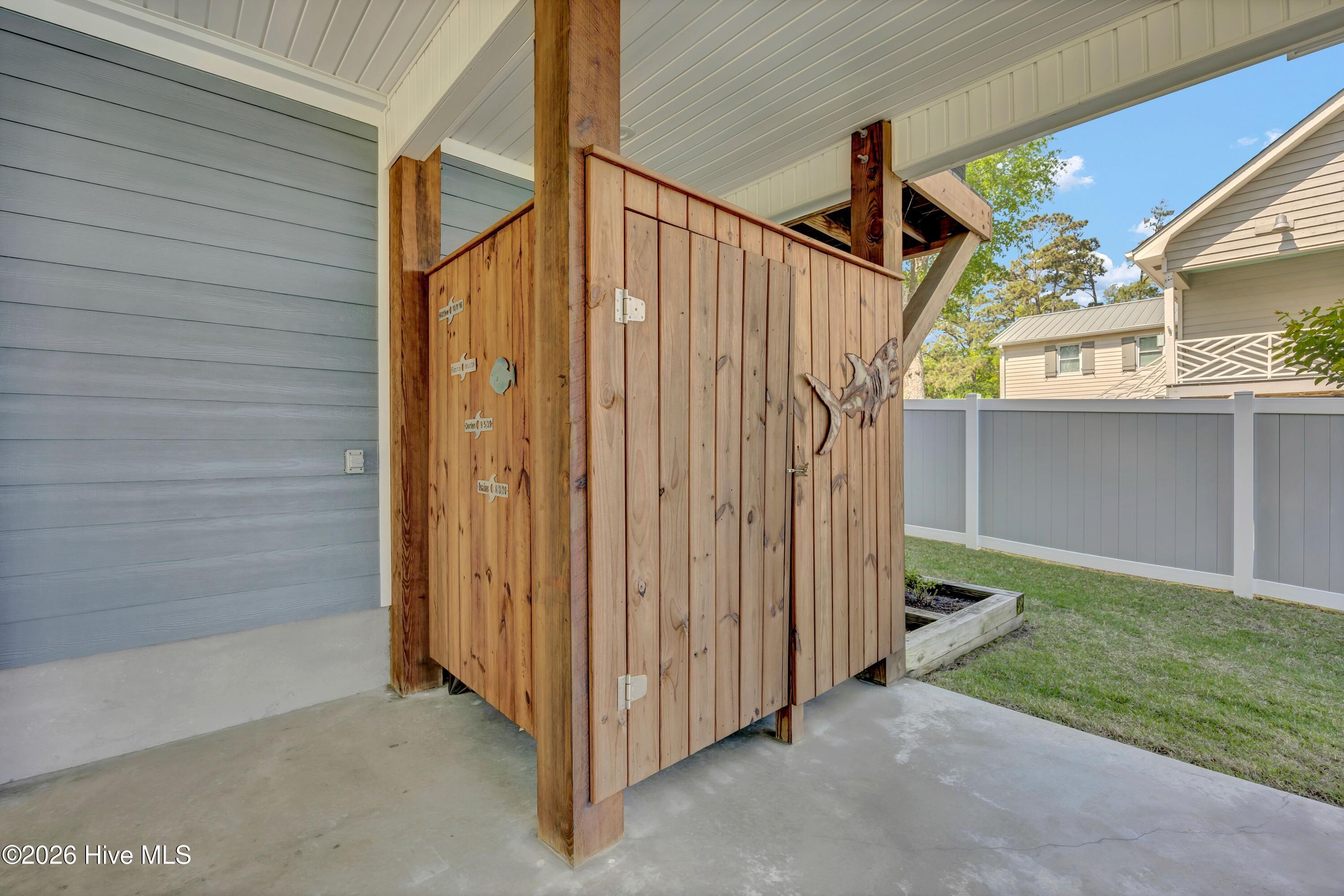 100569369 | Photo 55