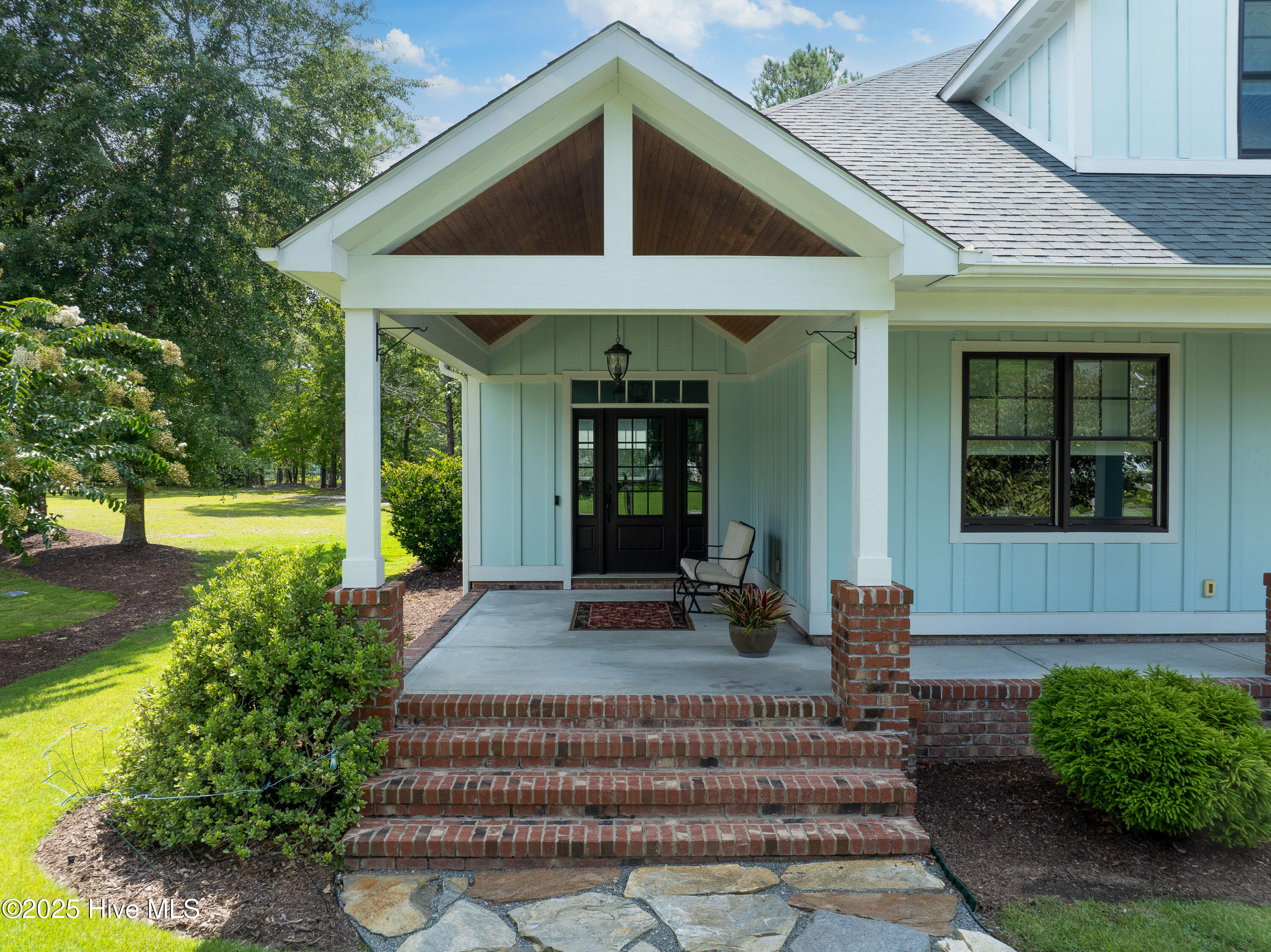 100522220 | Photo 11