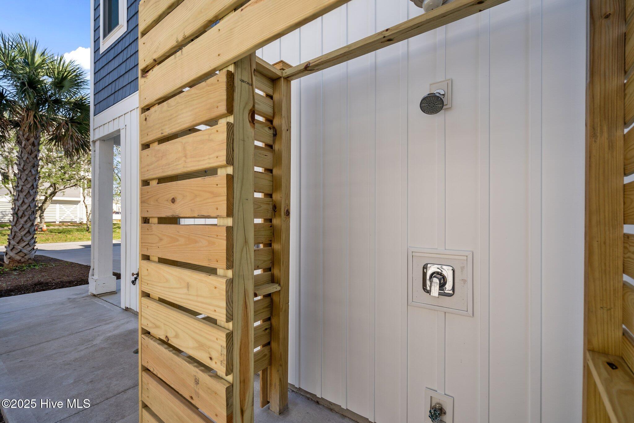 100529961 | Photo 22