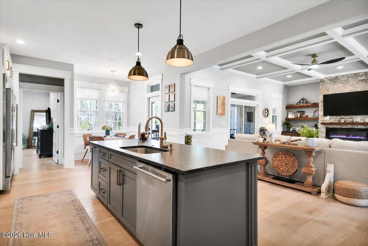 100551251 | Photo 18