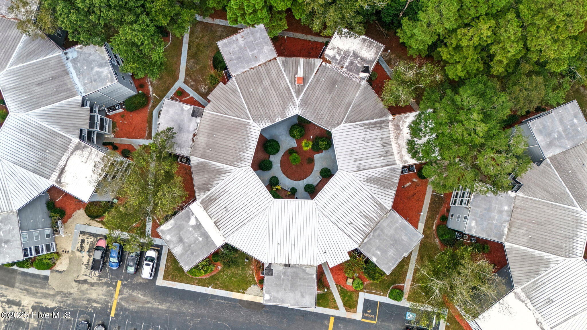 100535157 | Photo 36